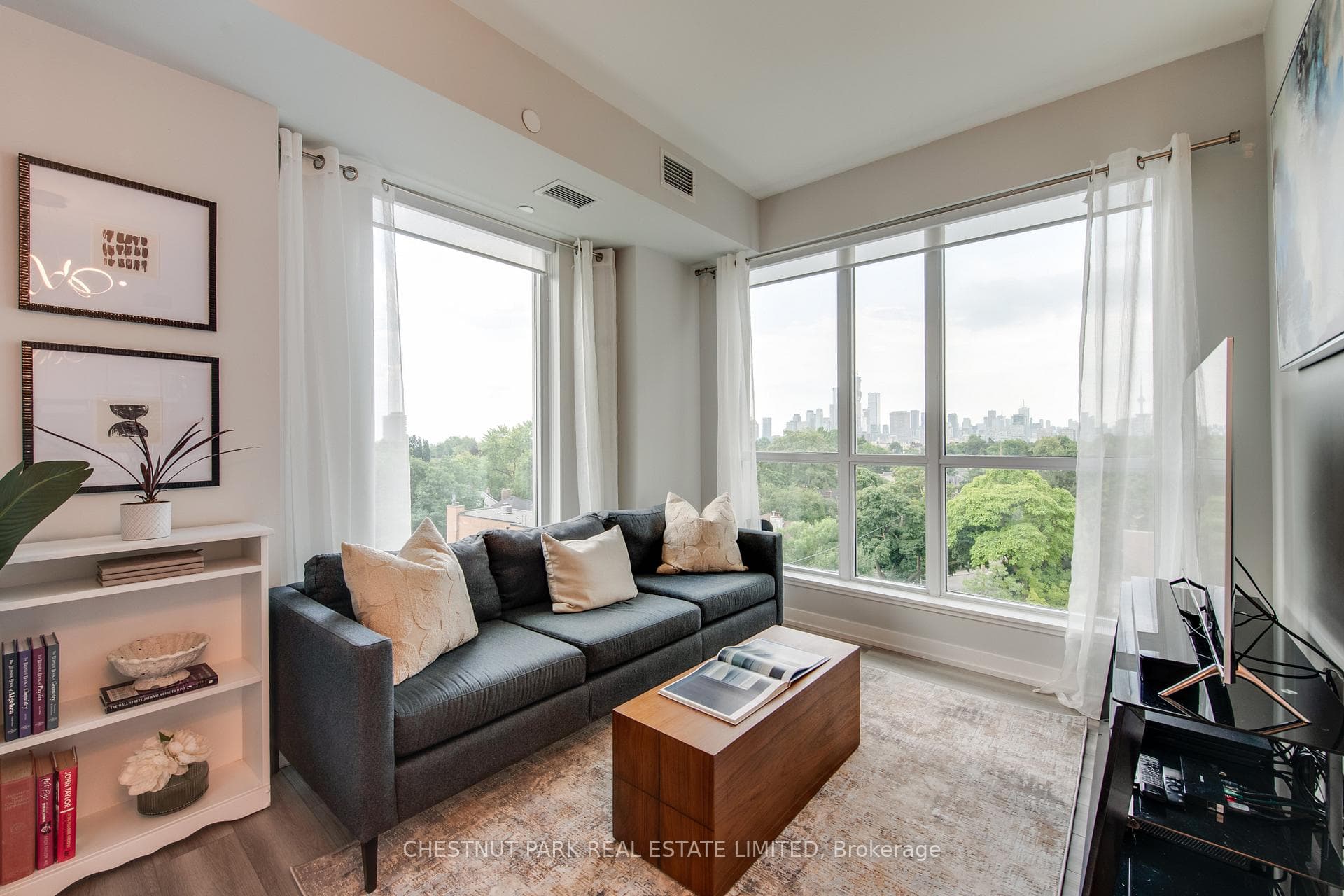 223 St. Clair Avenue Unit 614 photo 3