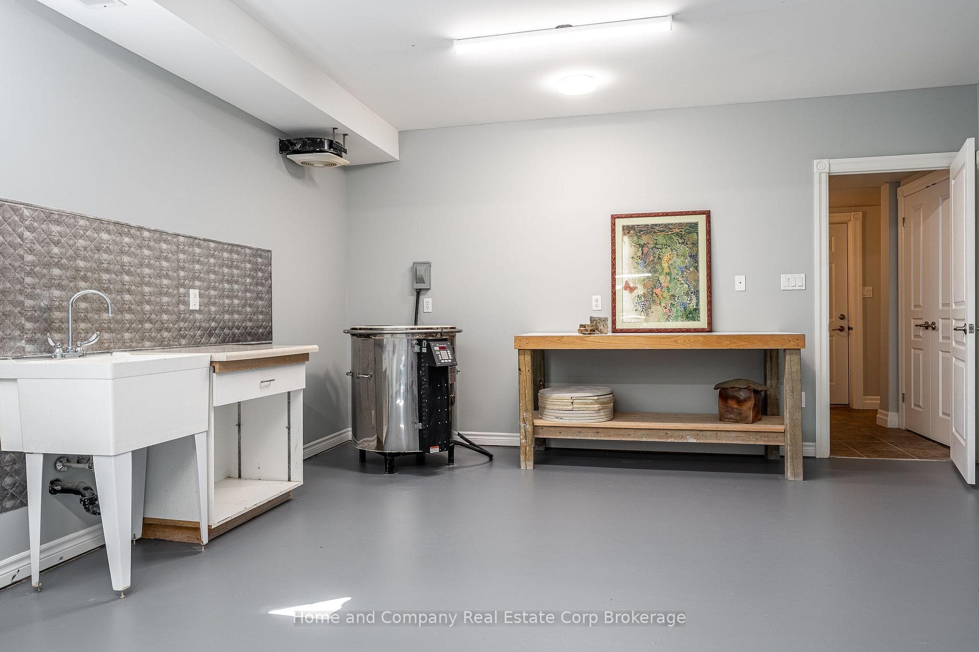 lower studio/bonus room
