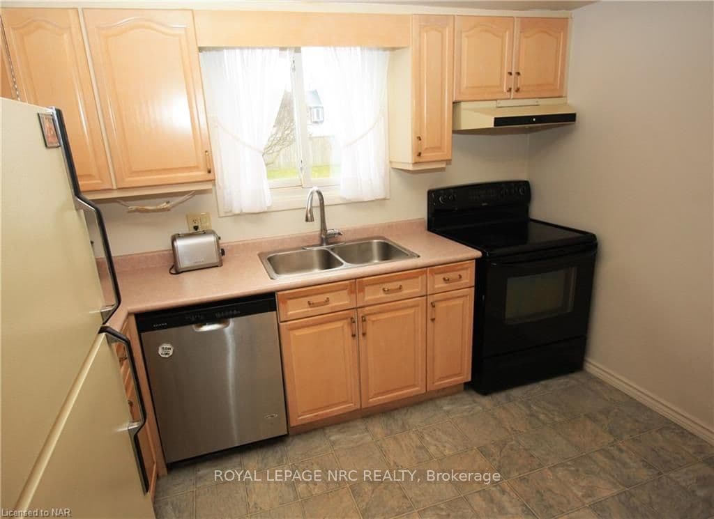21 MCCOLL Drive photo 6