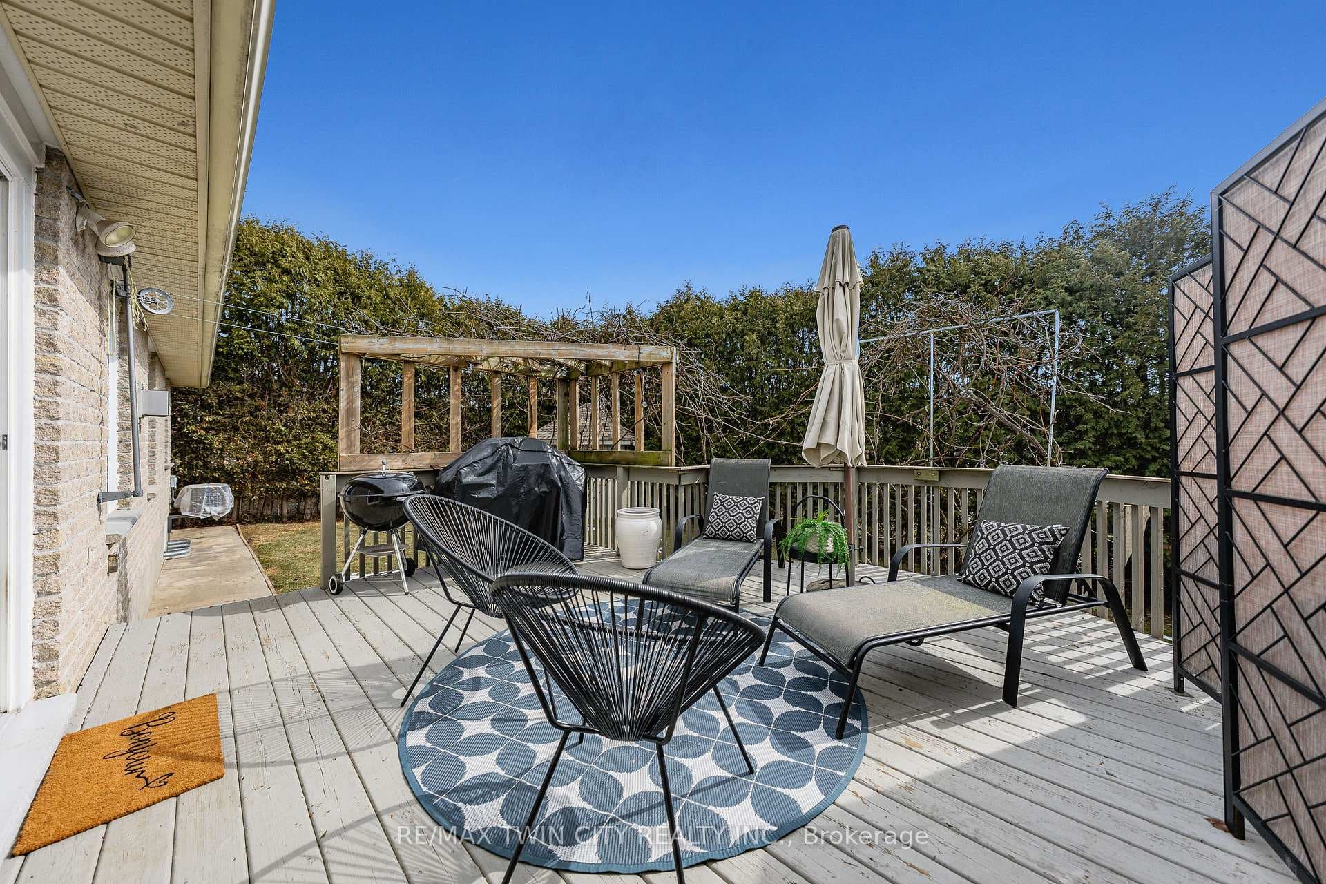 75 Schneller Drive photo 43