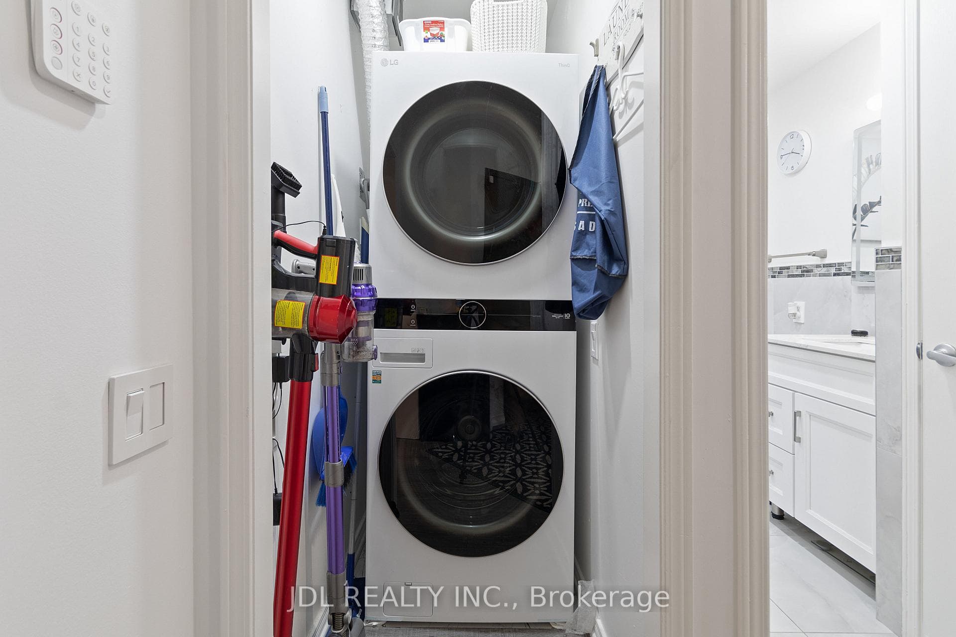555 Yonge Street Unit 510 photo 12