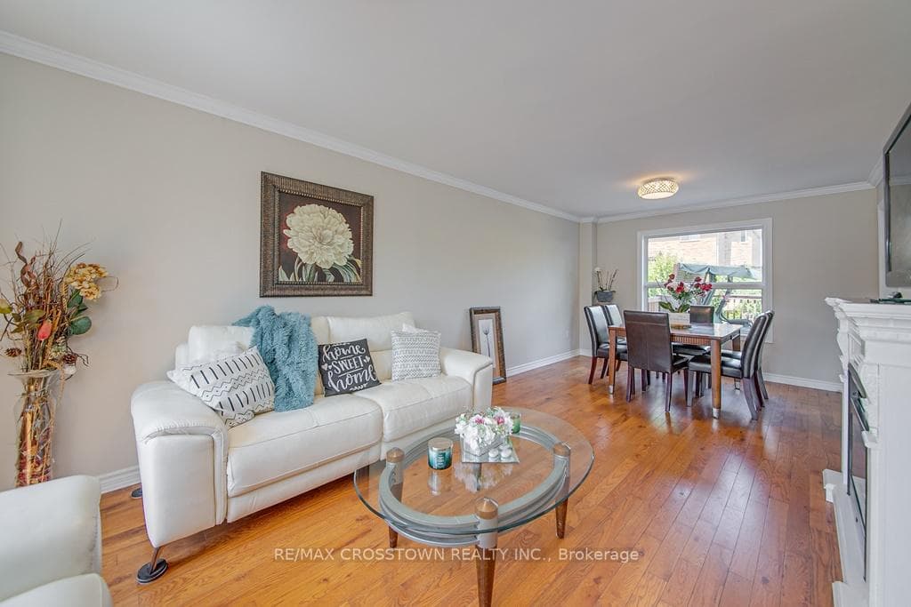 52 Taylor Drive photo 5