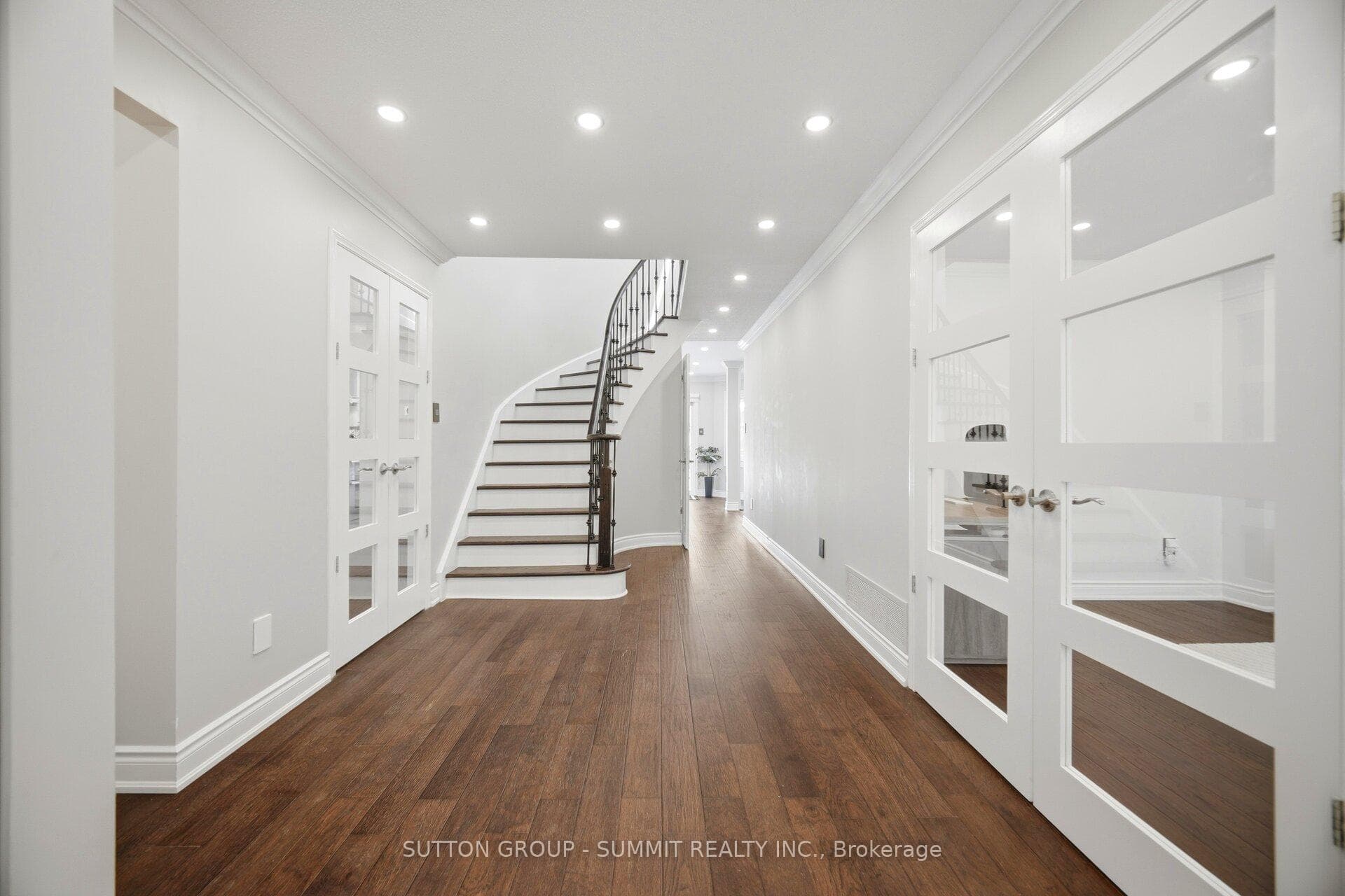 4127 COLONIAL Drive photo 11