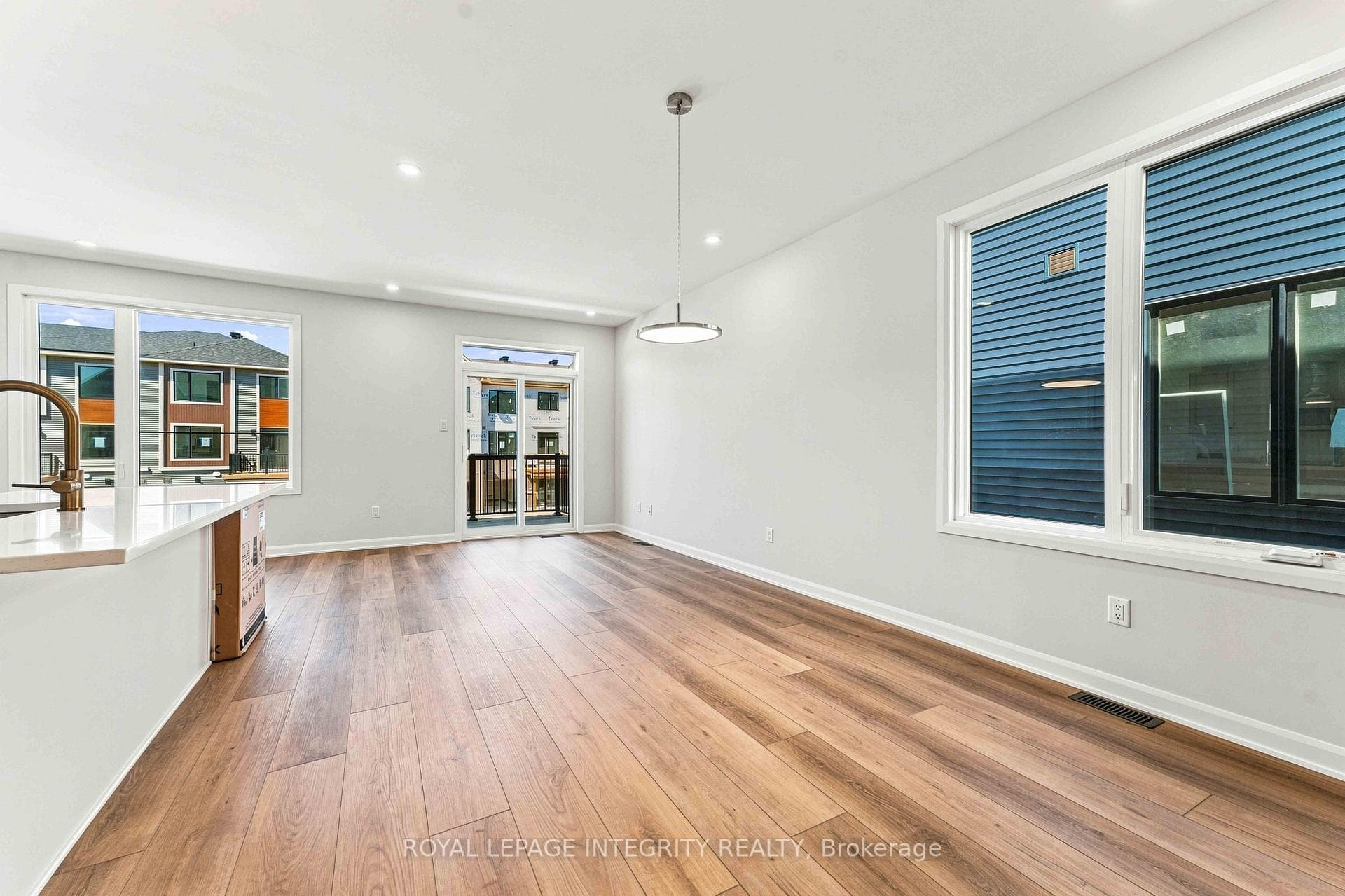 762 Tadpole Crescent photo 4