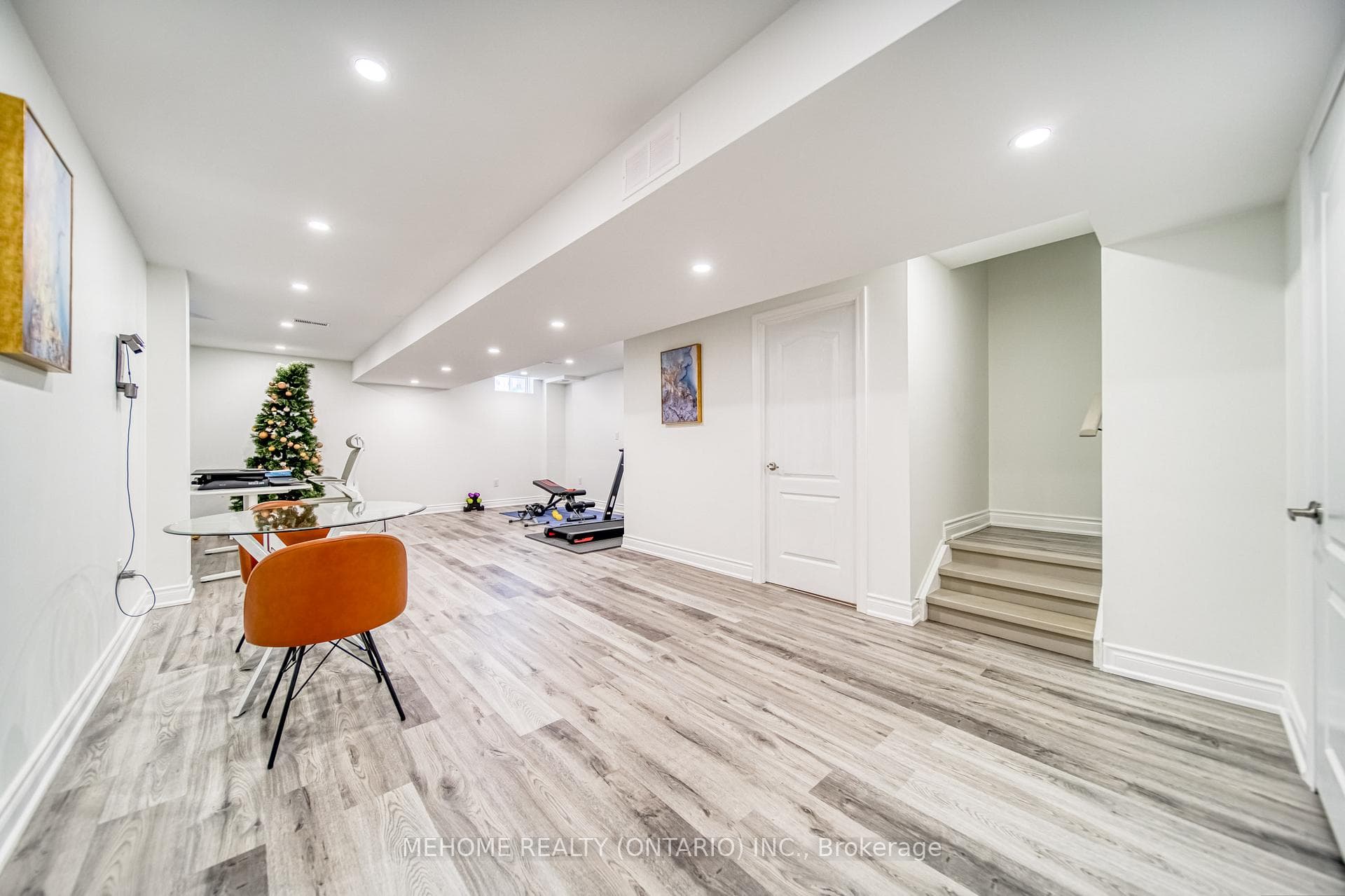 114 Chayna Crescent photo 30
