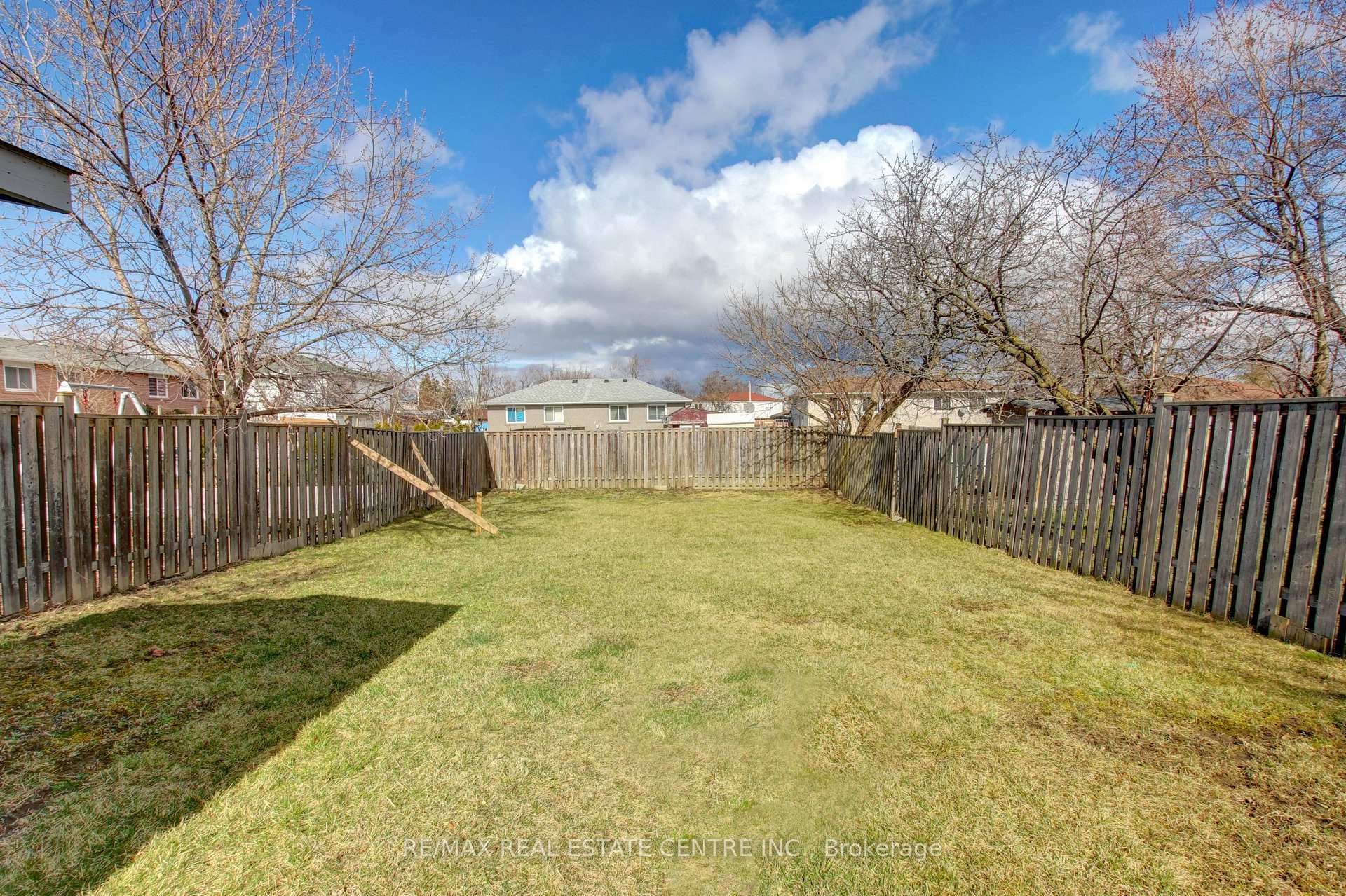 50 Davenport Crescent photo 37