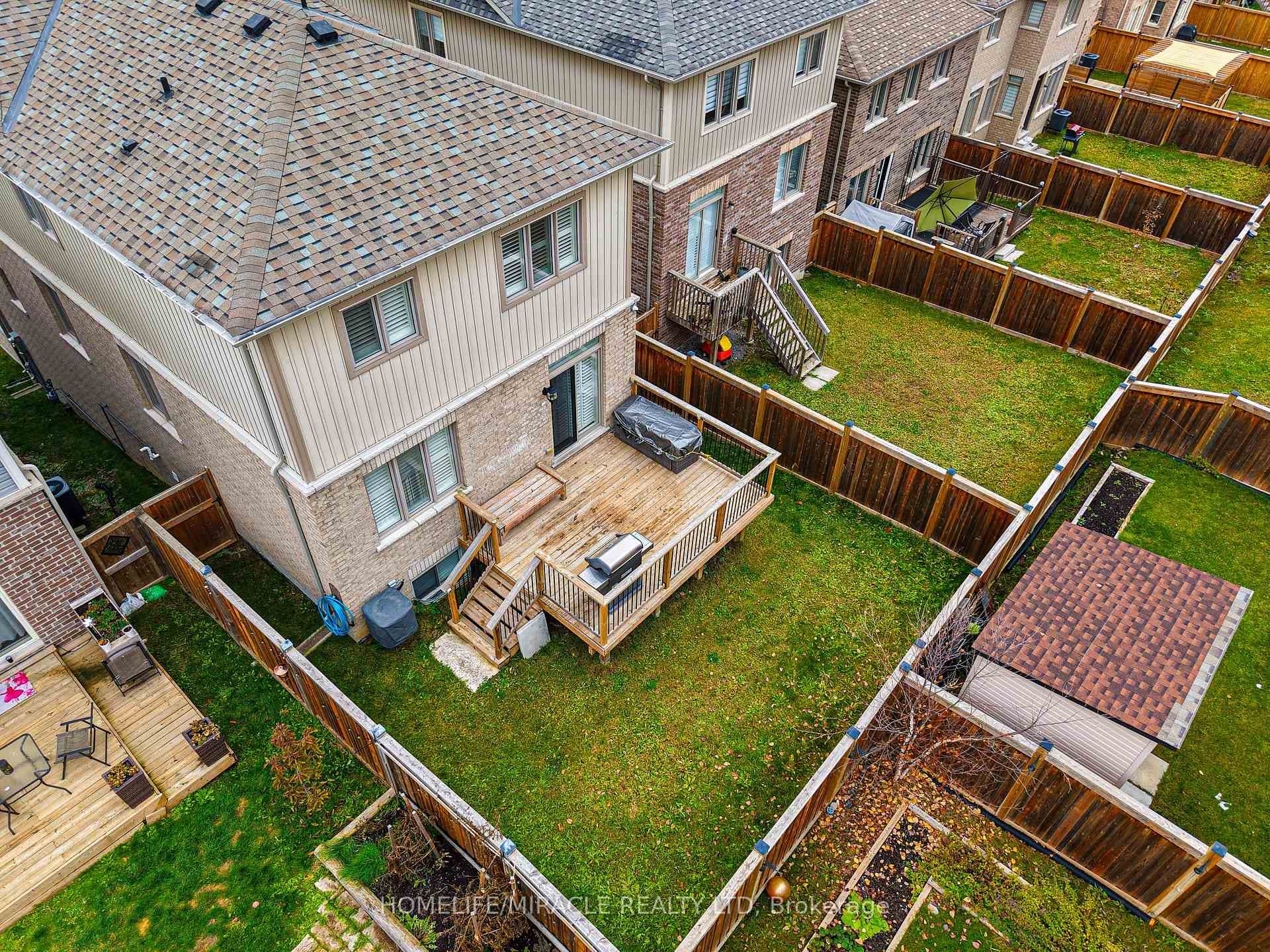 79 Willoughby Way photo 32