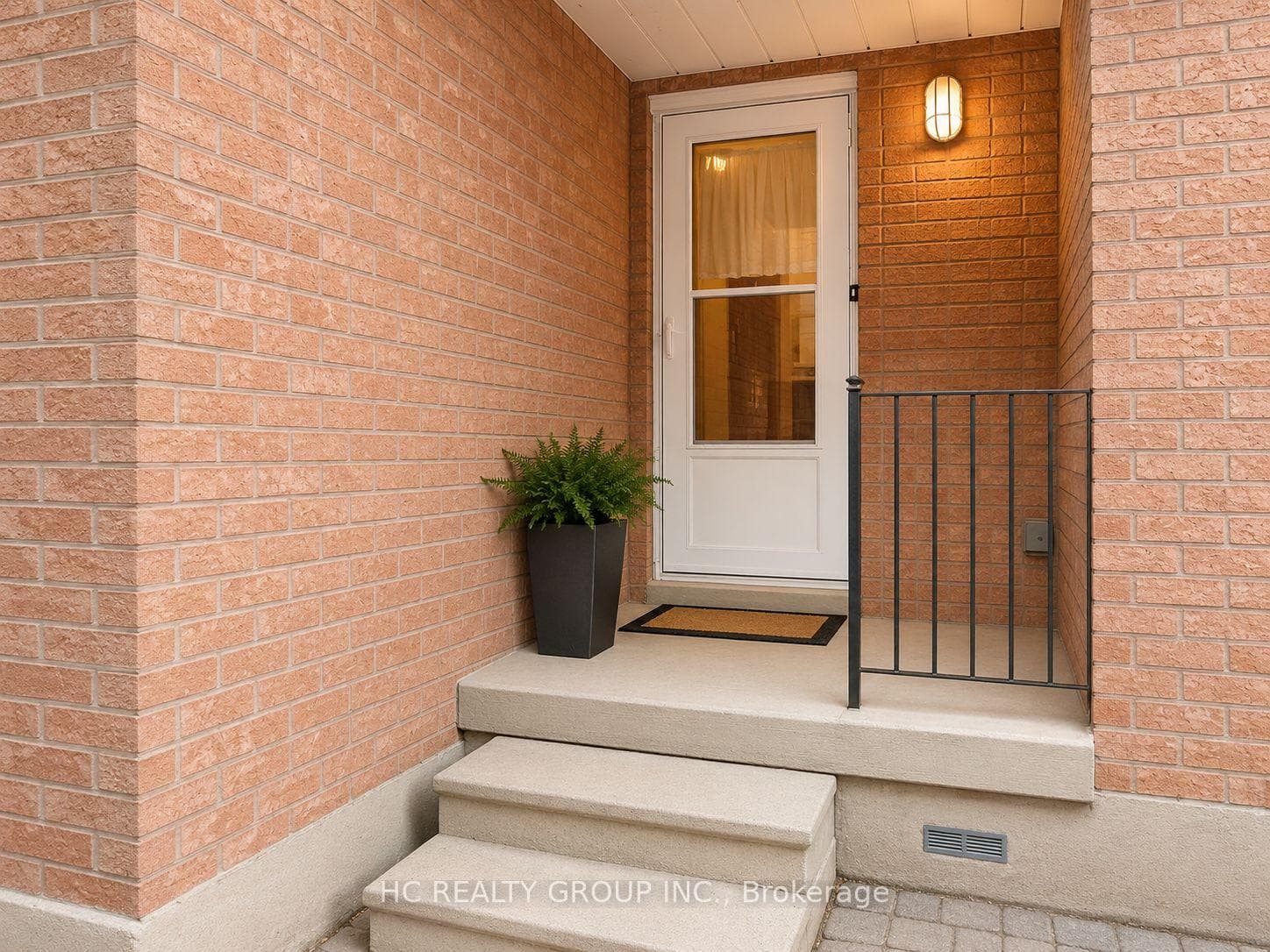 63 Santa Barbara Place photo 3