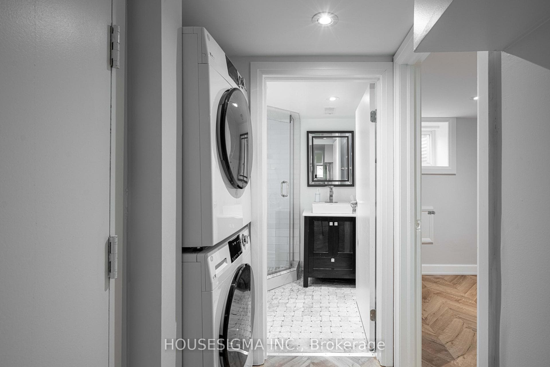 5 Ivy Avenue Unit Lower photo 12