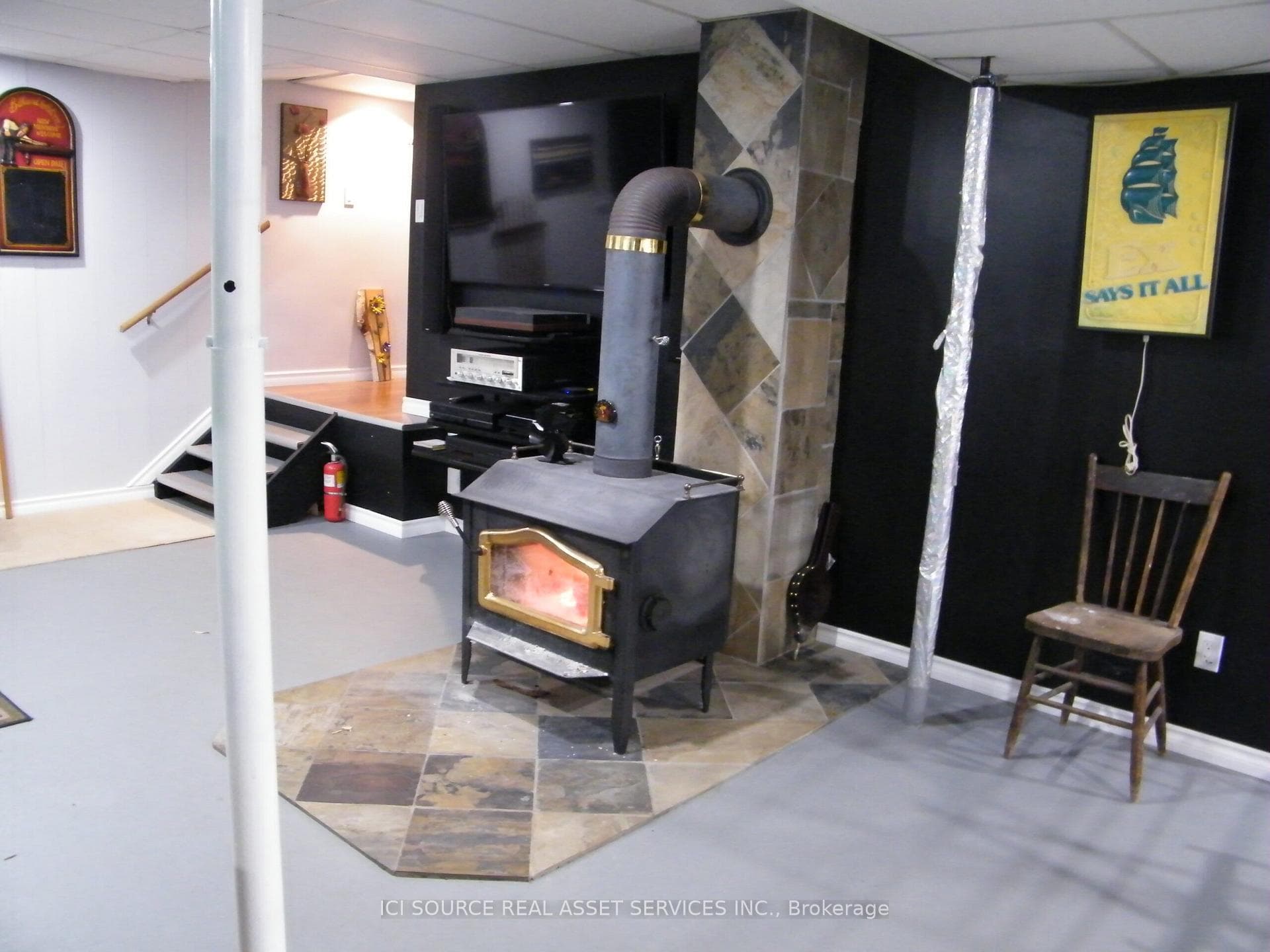 135826 9th Line photo 18