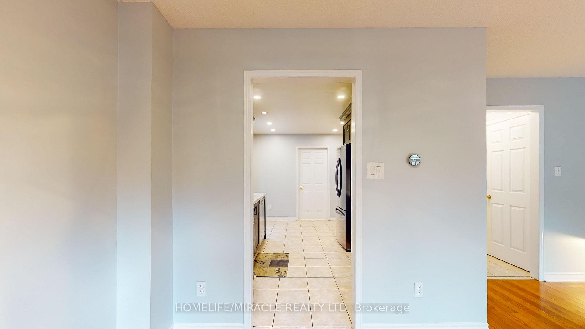 36 Mannel Crescent photo 9