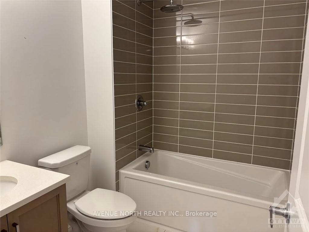 830 SNAP HOOK Crescent photo 21