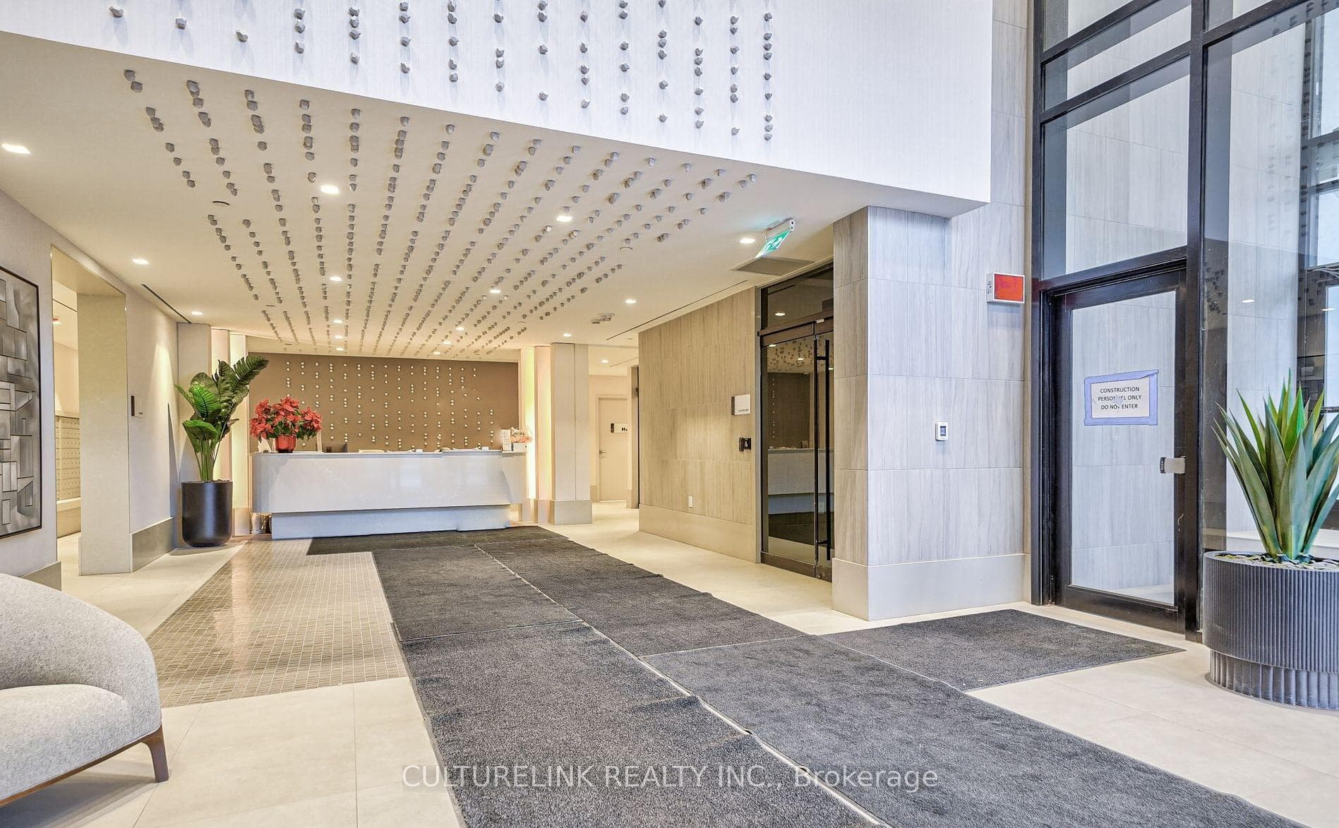 2020 Bathurst Street Unit 1111 photo 10