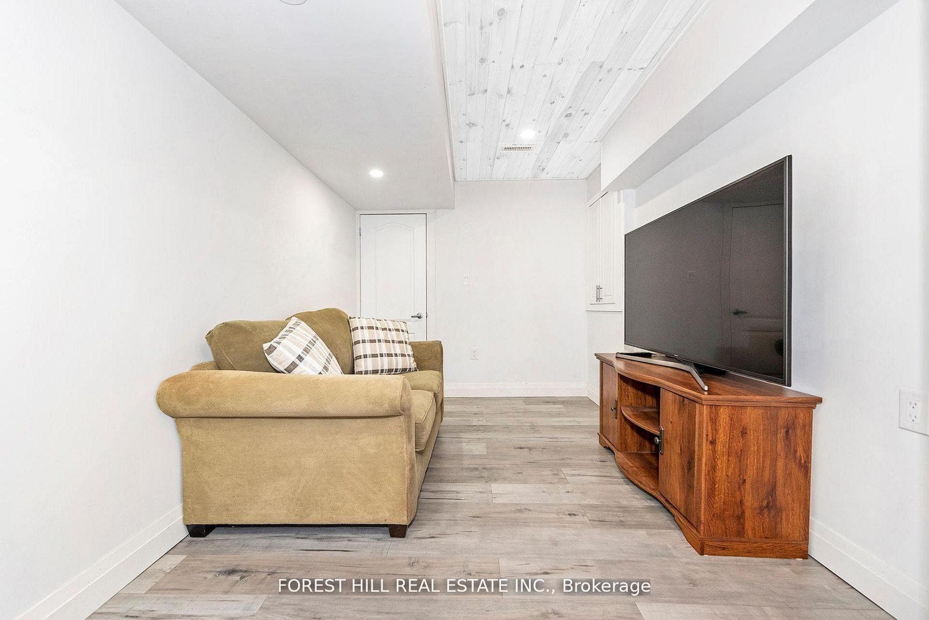 488 Linden Drive photo 29