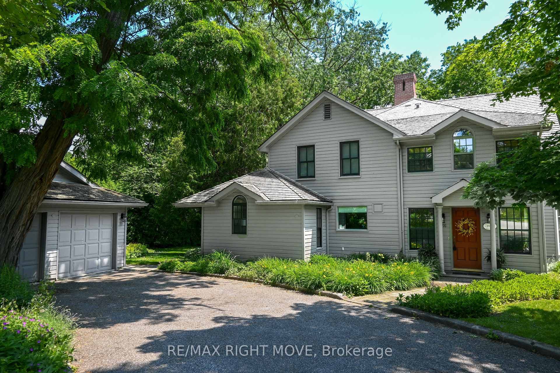 136 Matchedash Street photo 2