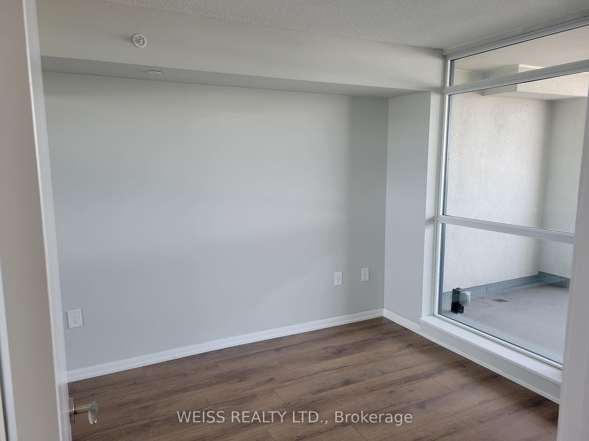 830 Lawrence Avenue Unit 502 photo 11