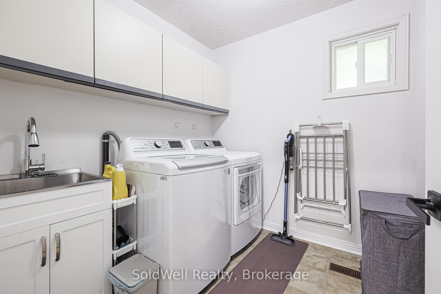 160 Charles Street photo 6
