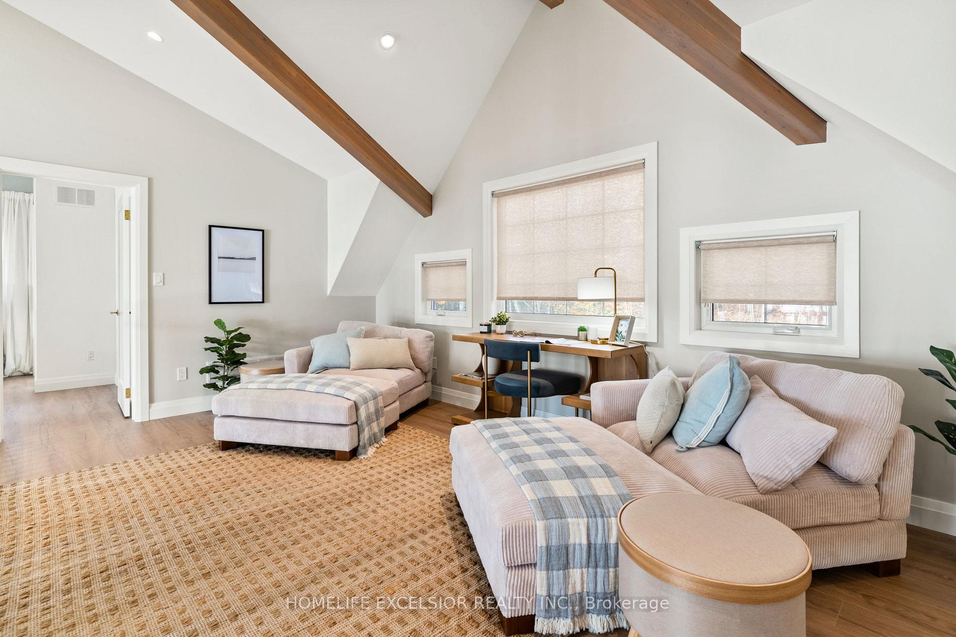 1284 True North Road photo 28