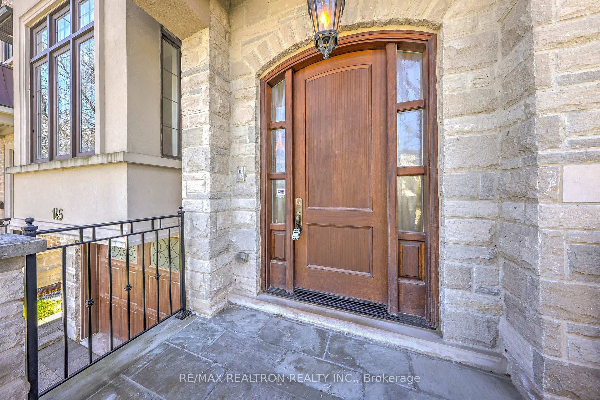 145 Kingsdale Avenue photo 7