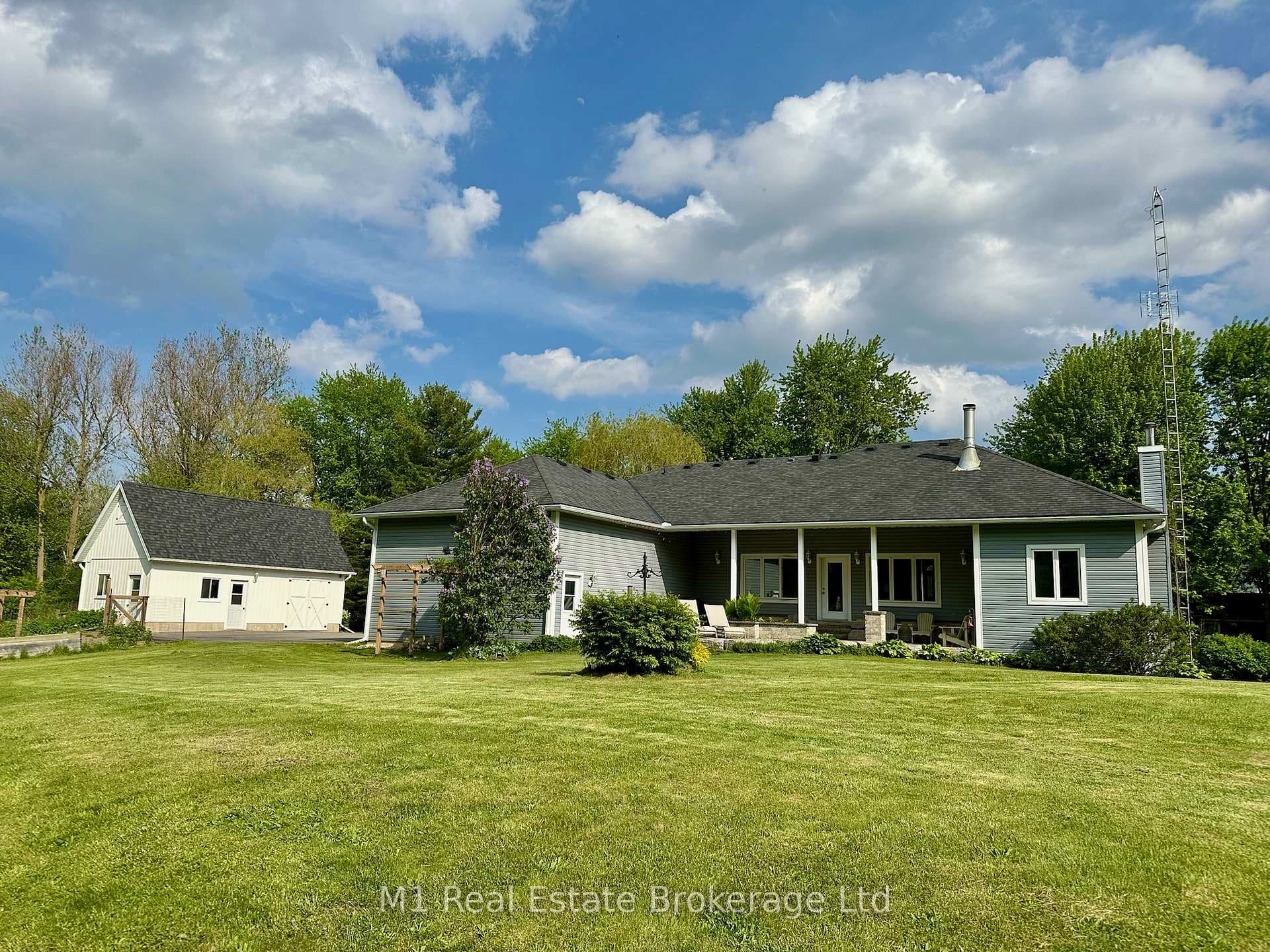 7610 Wellington 51 Road photo 37
