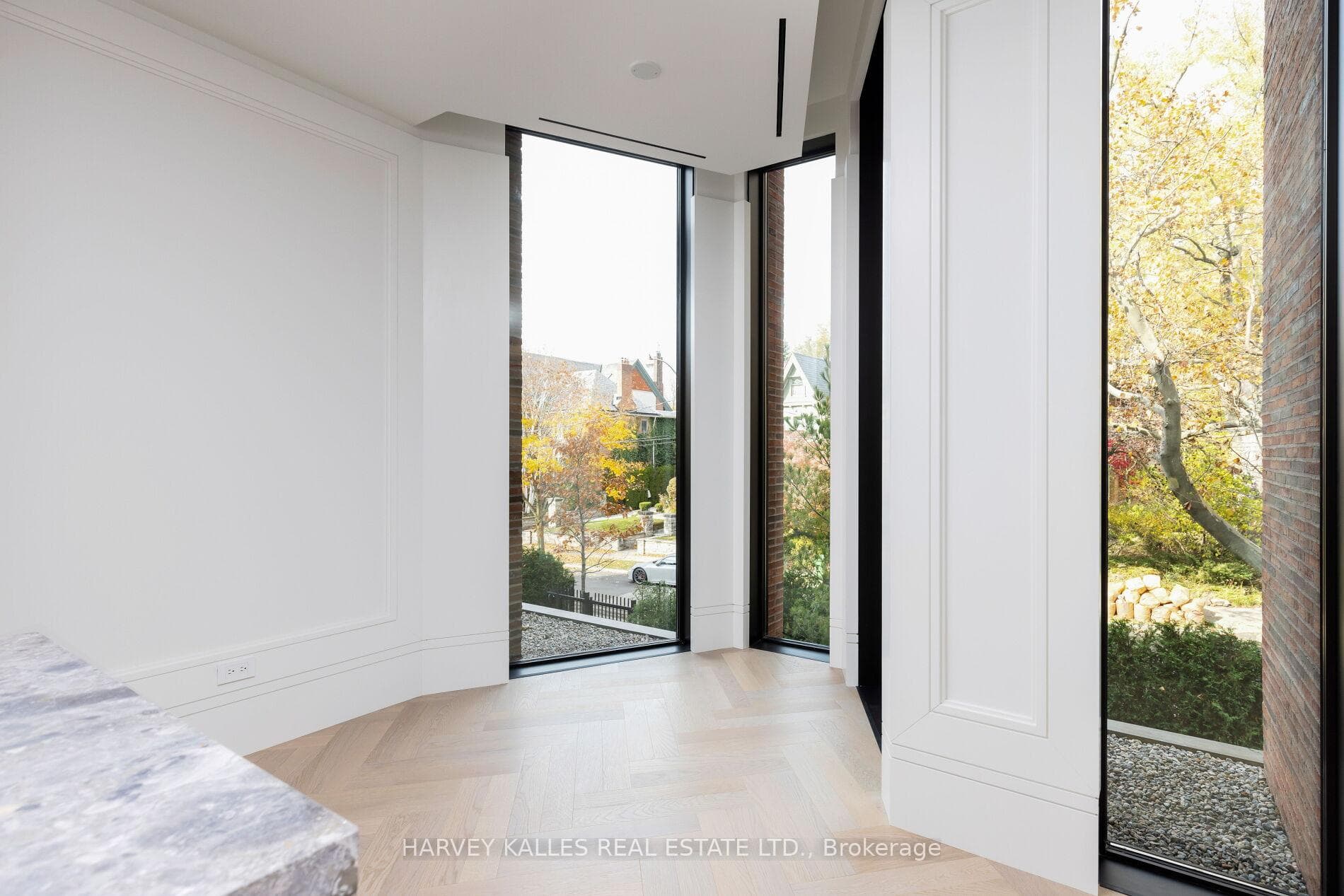 7 Dale Avenue Unit 203 photo 17