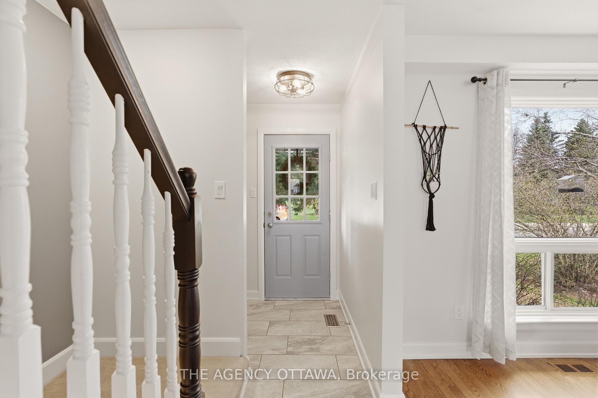Bright & Open Front Entrance