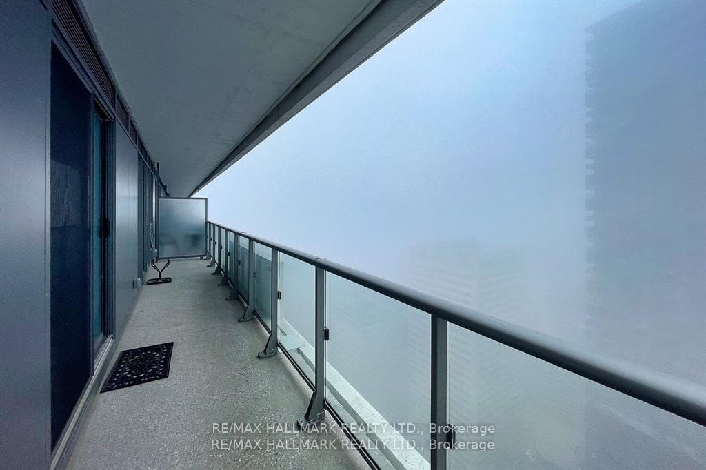 2221 Yonge Street Unit 4702 photo 13