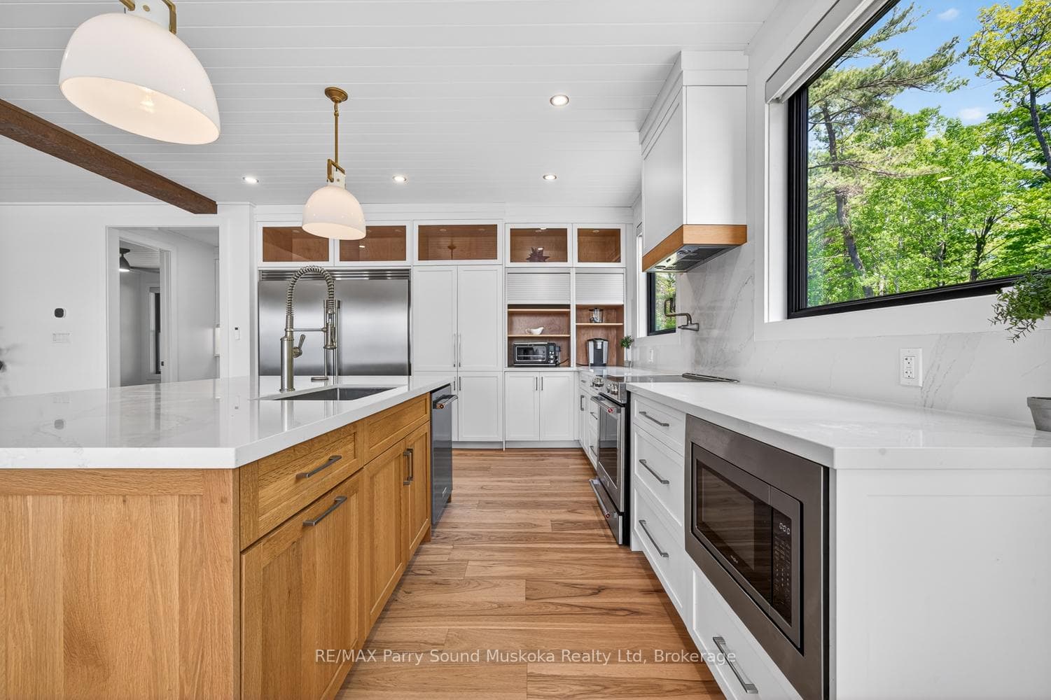 32 A11 Island photo 18