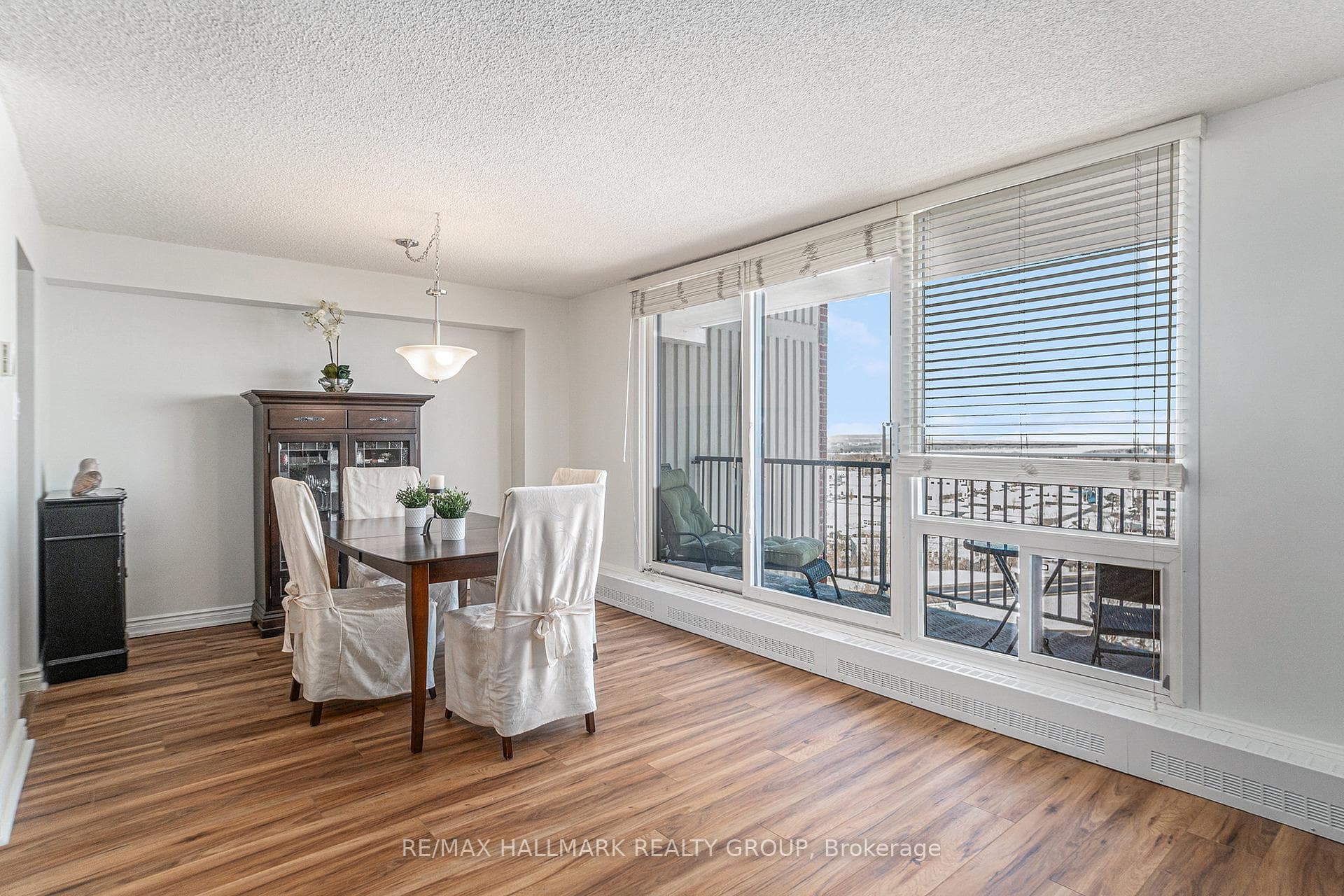 665 Bathgate Drive Unit 1809 photo 8