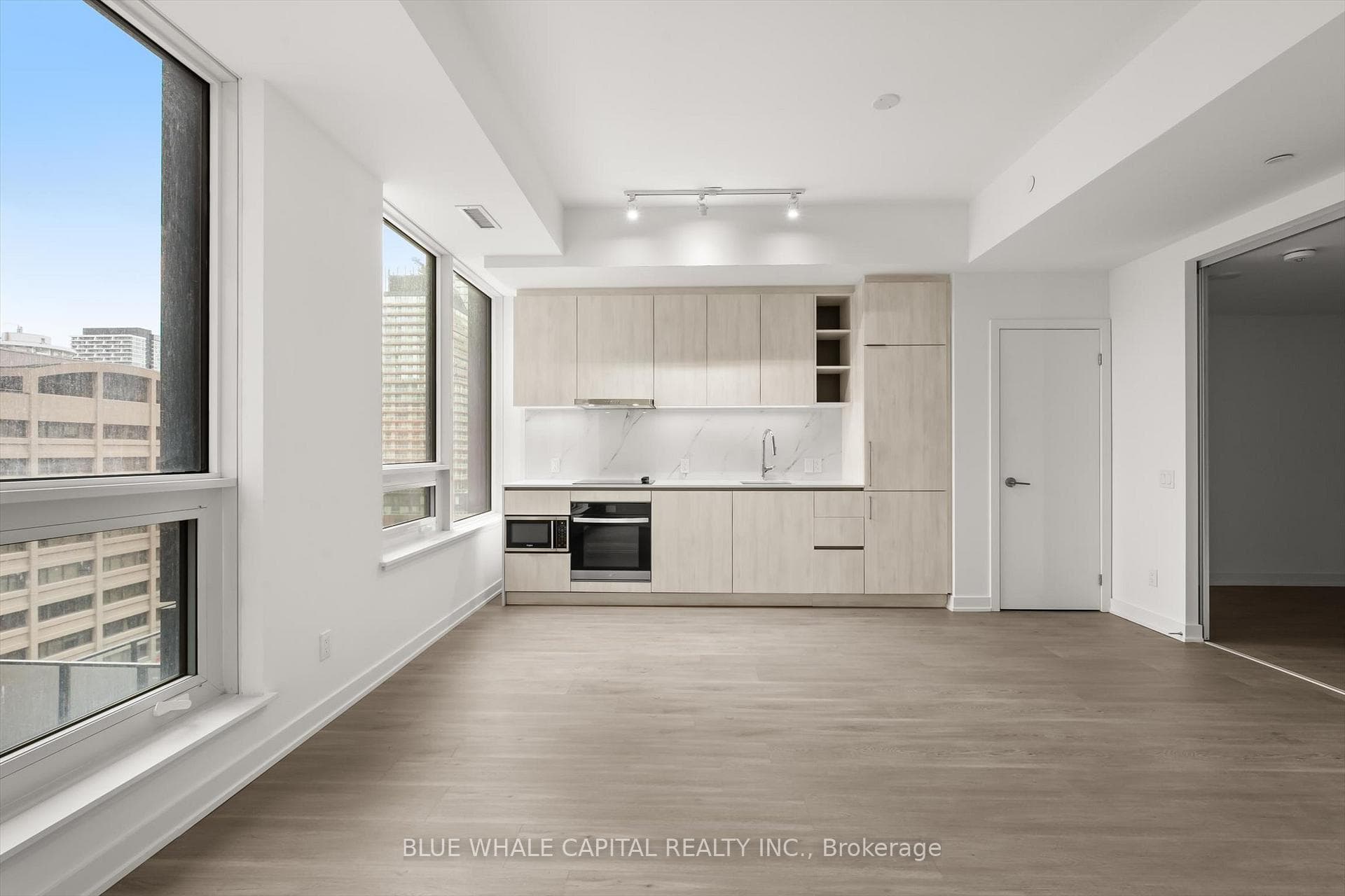 8 Wellesley Street Unit 1006 photo 5