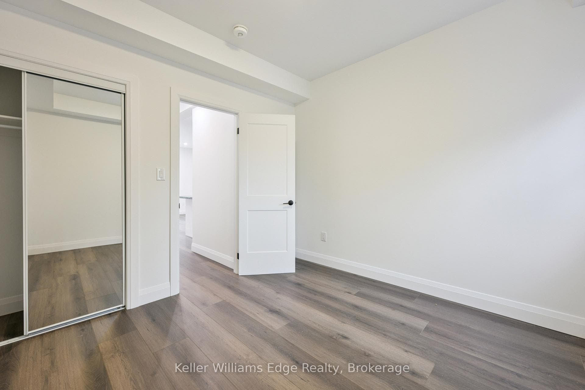 161 Weir Street photo 20