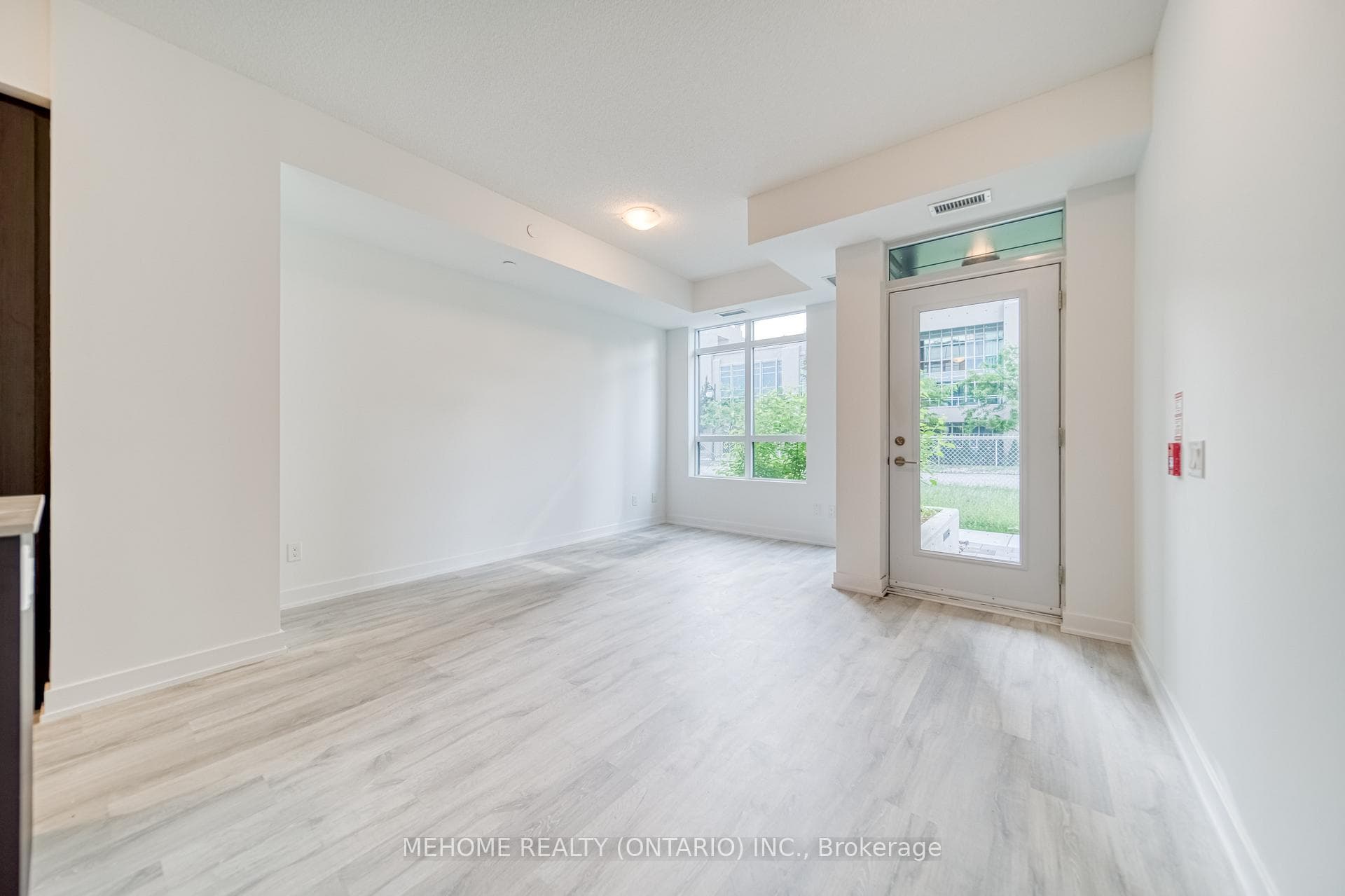 251 Manitoba Street Unit 110 photo 15