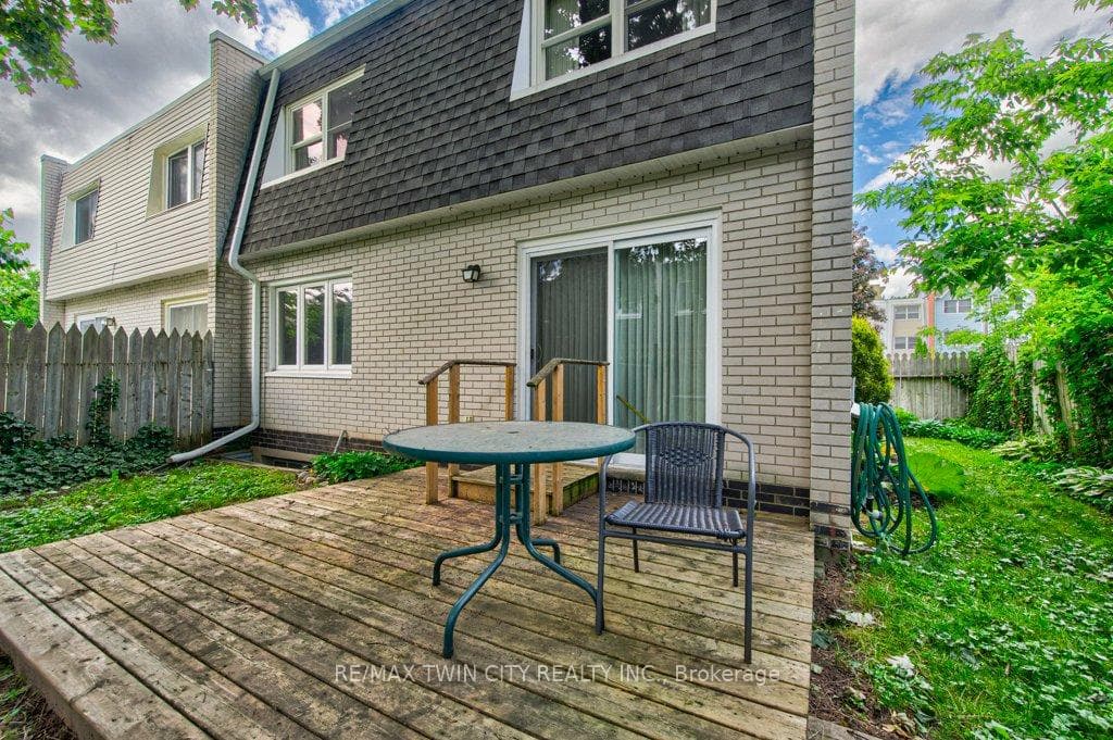 87 Charles Best Place photo 32