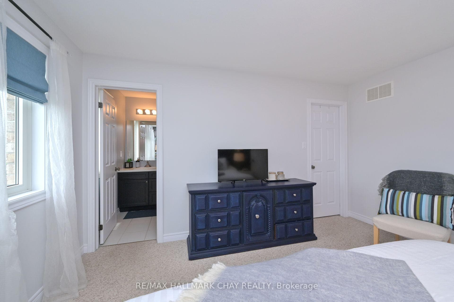 237 Hutchinson Drive photo 17