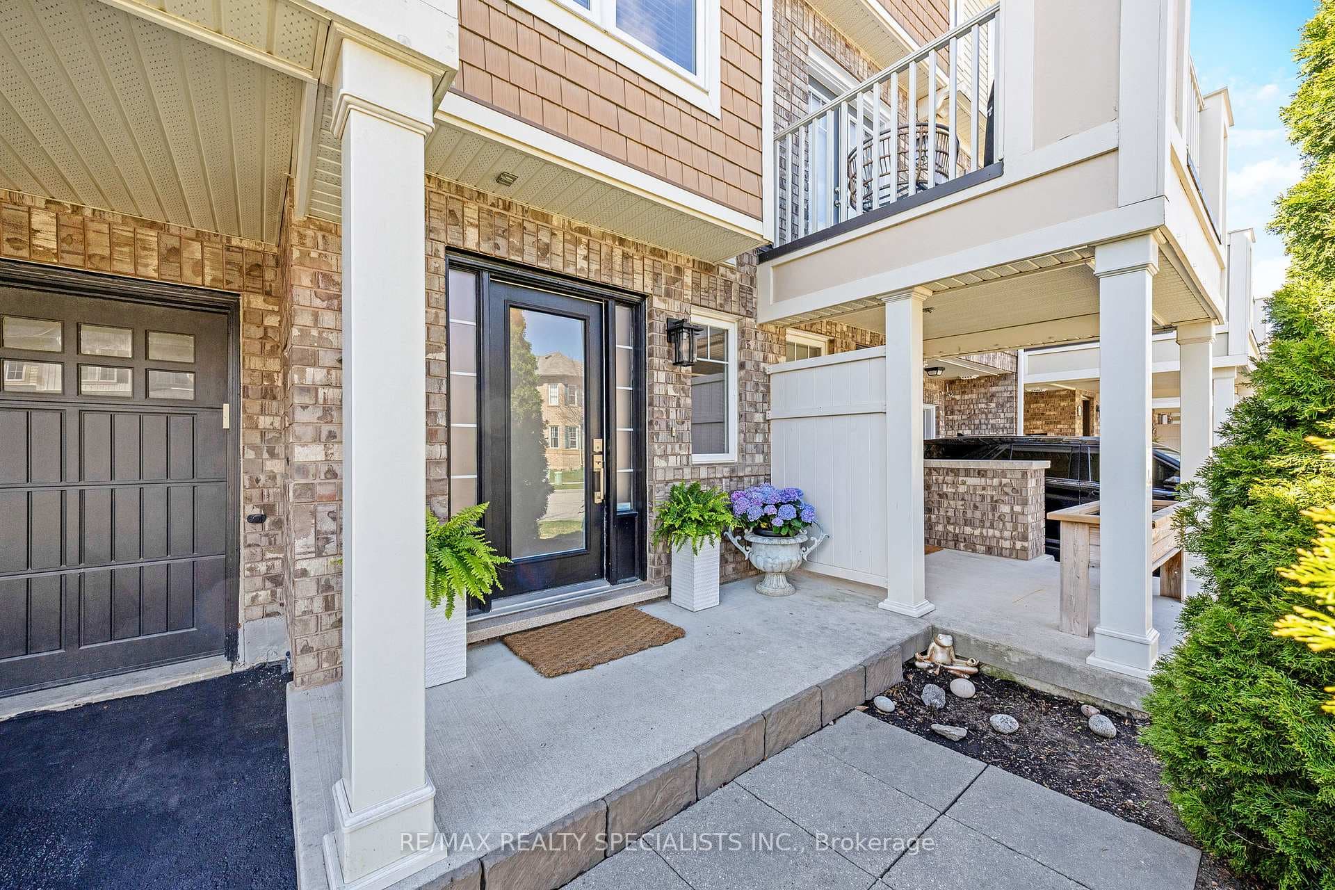 880 Fowles Court photo 4
