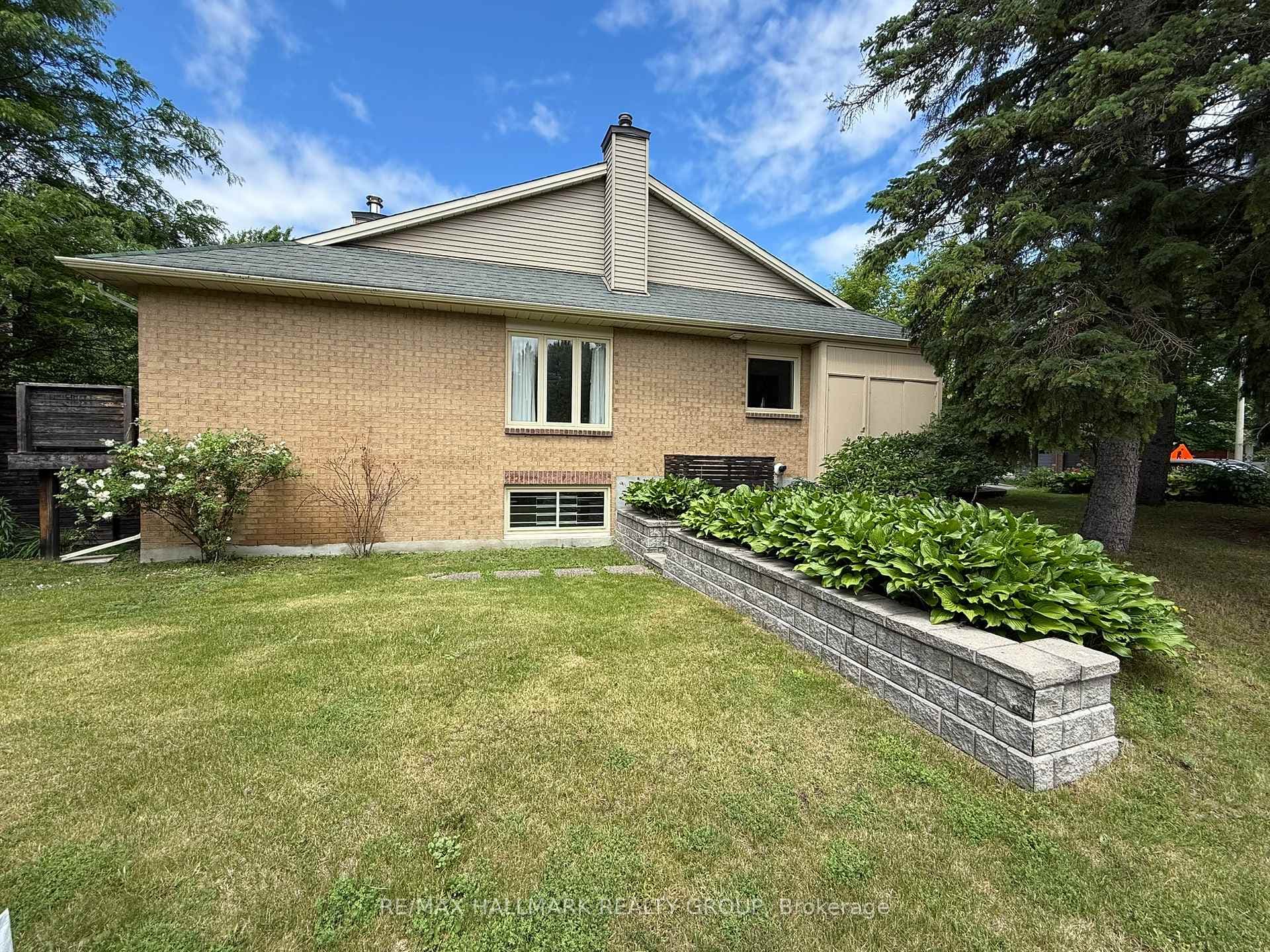 204 Dunbarton Court photo 24