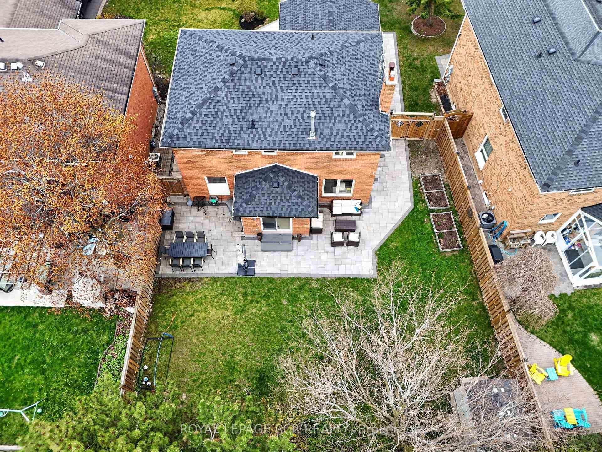 35 Mccabe Crescent photo 43