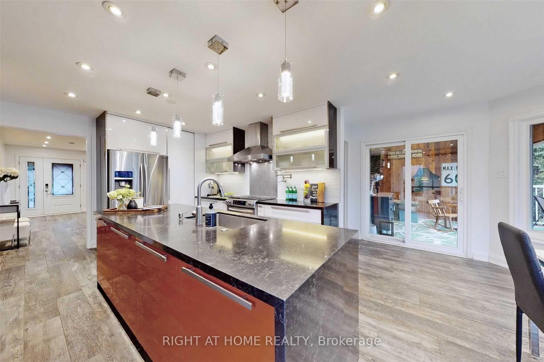 43 Topham Crescent photo 8