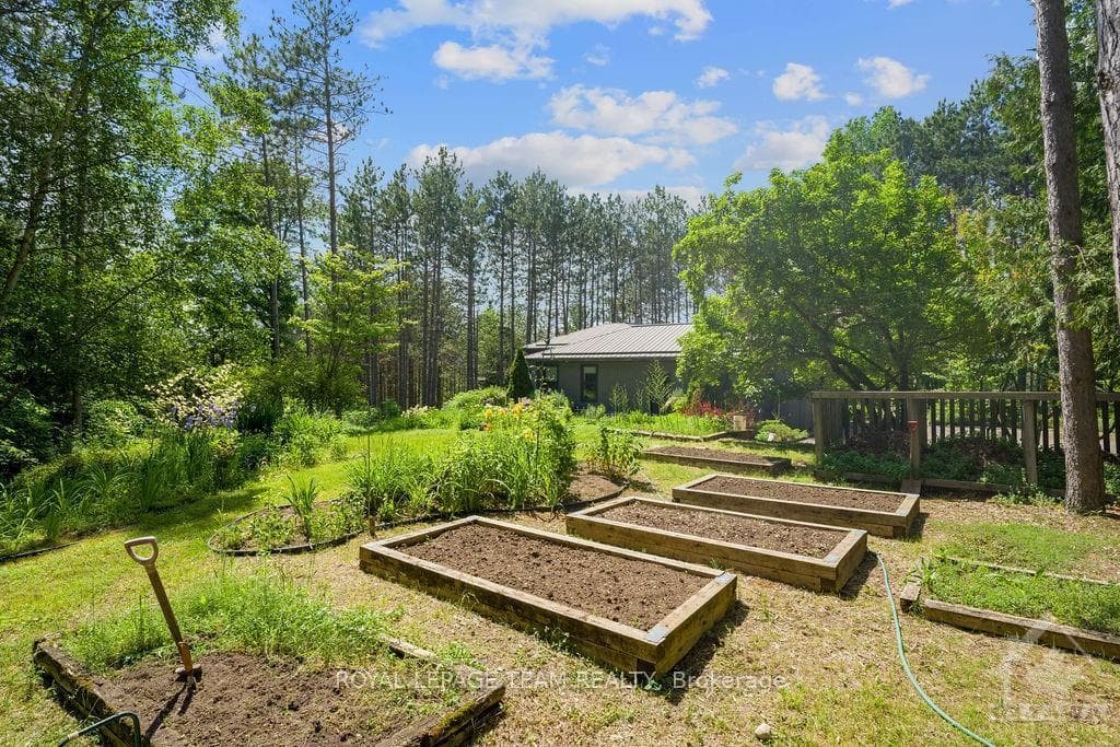 589 MOUNTAINVIEW Road photo 29