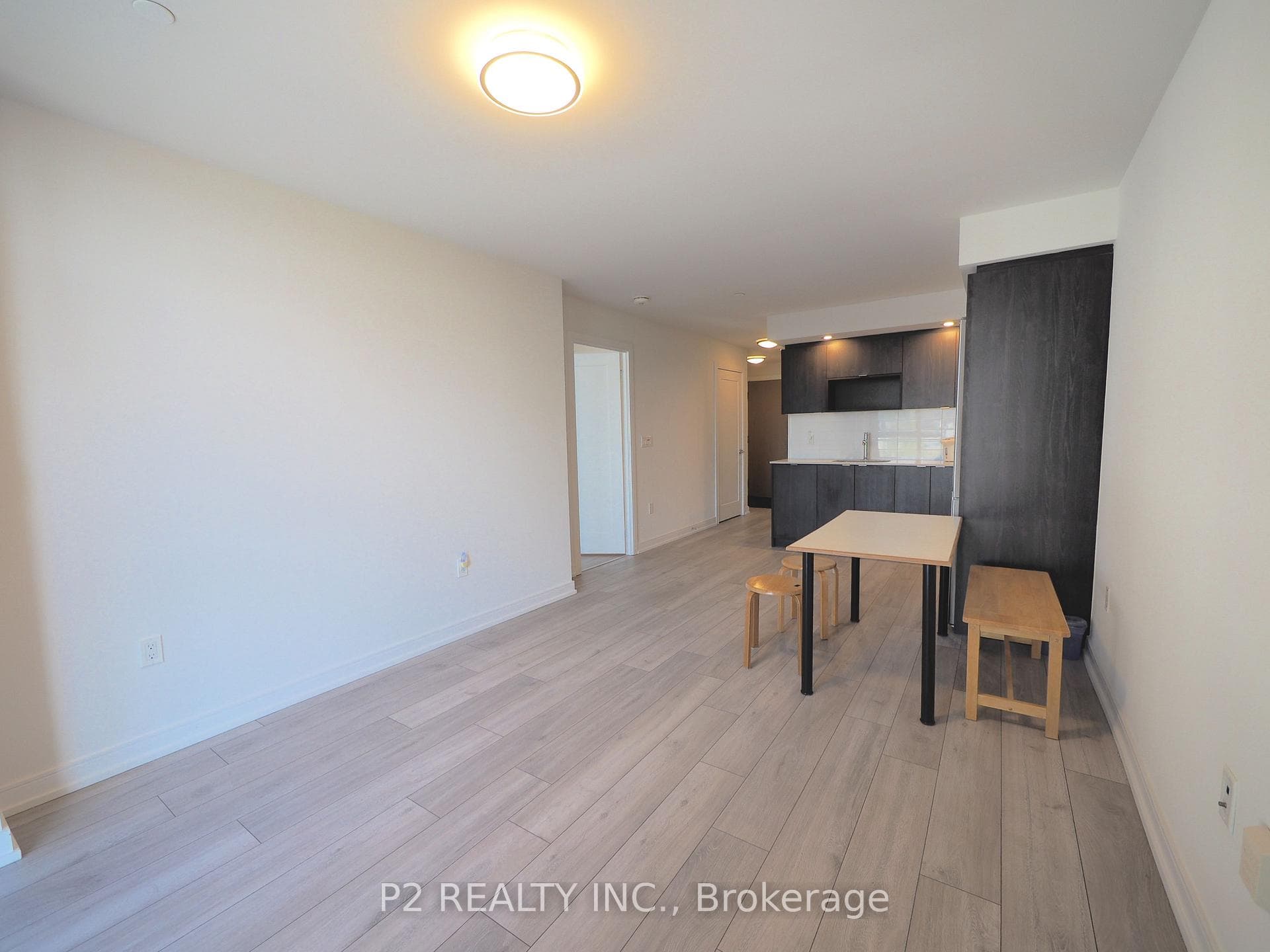 225 Village Green Square Unit 306 photo 19