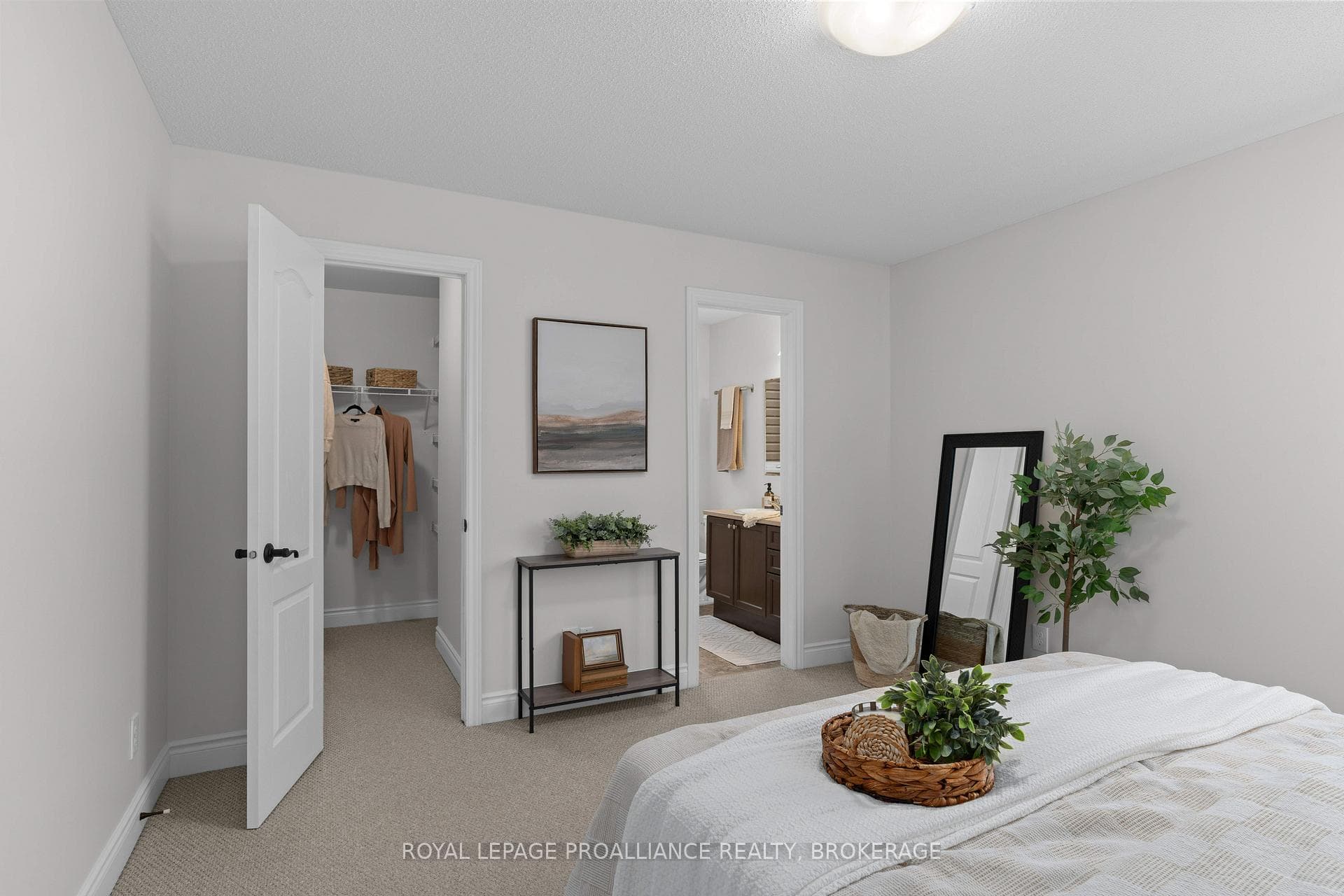 1290 Atkinson Street photo 24