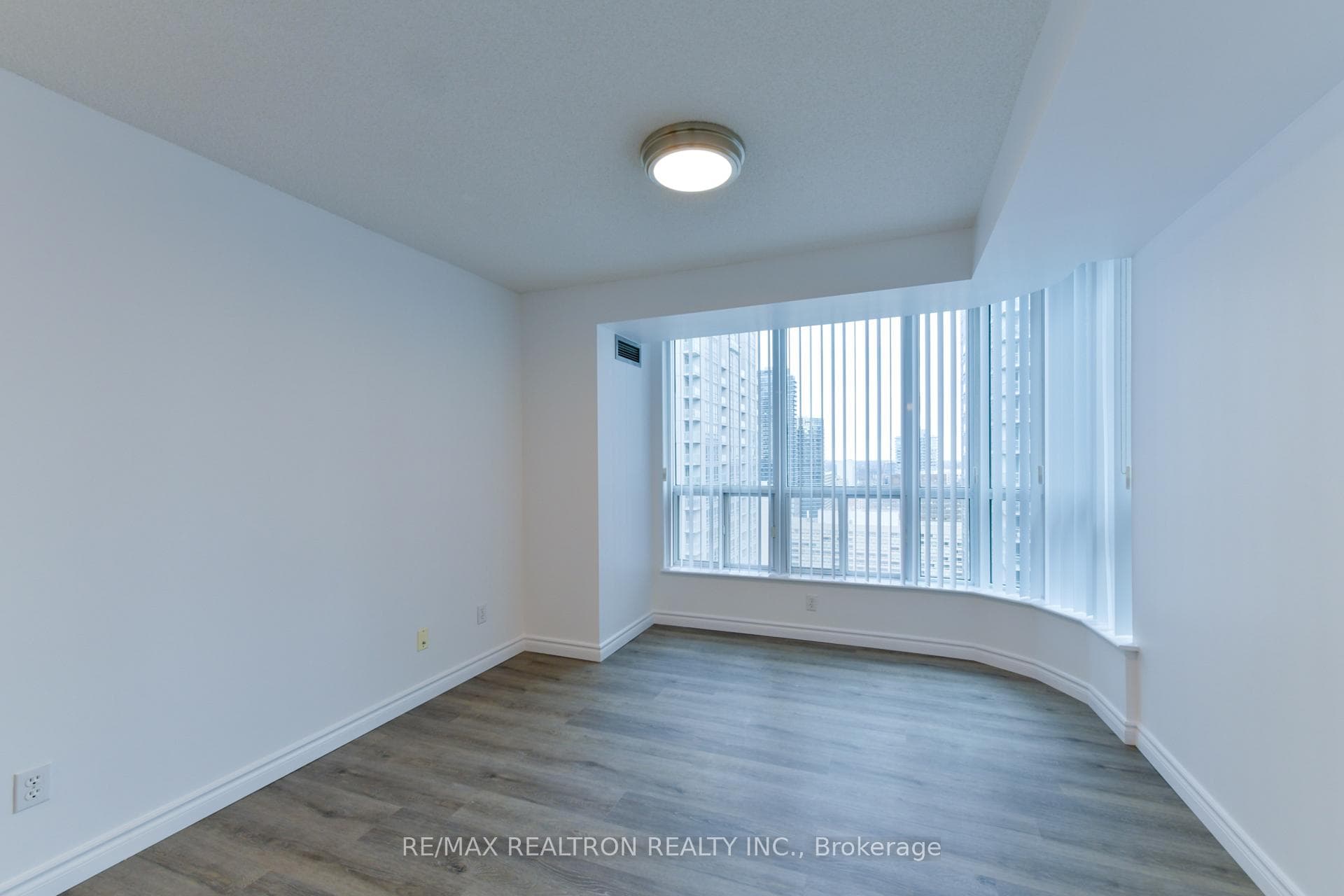 750 Bay Street Unit 3002 photo 43