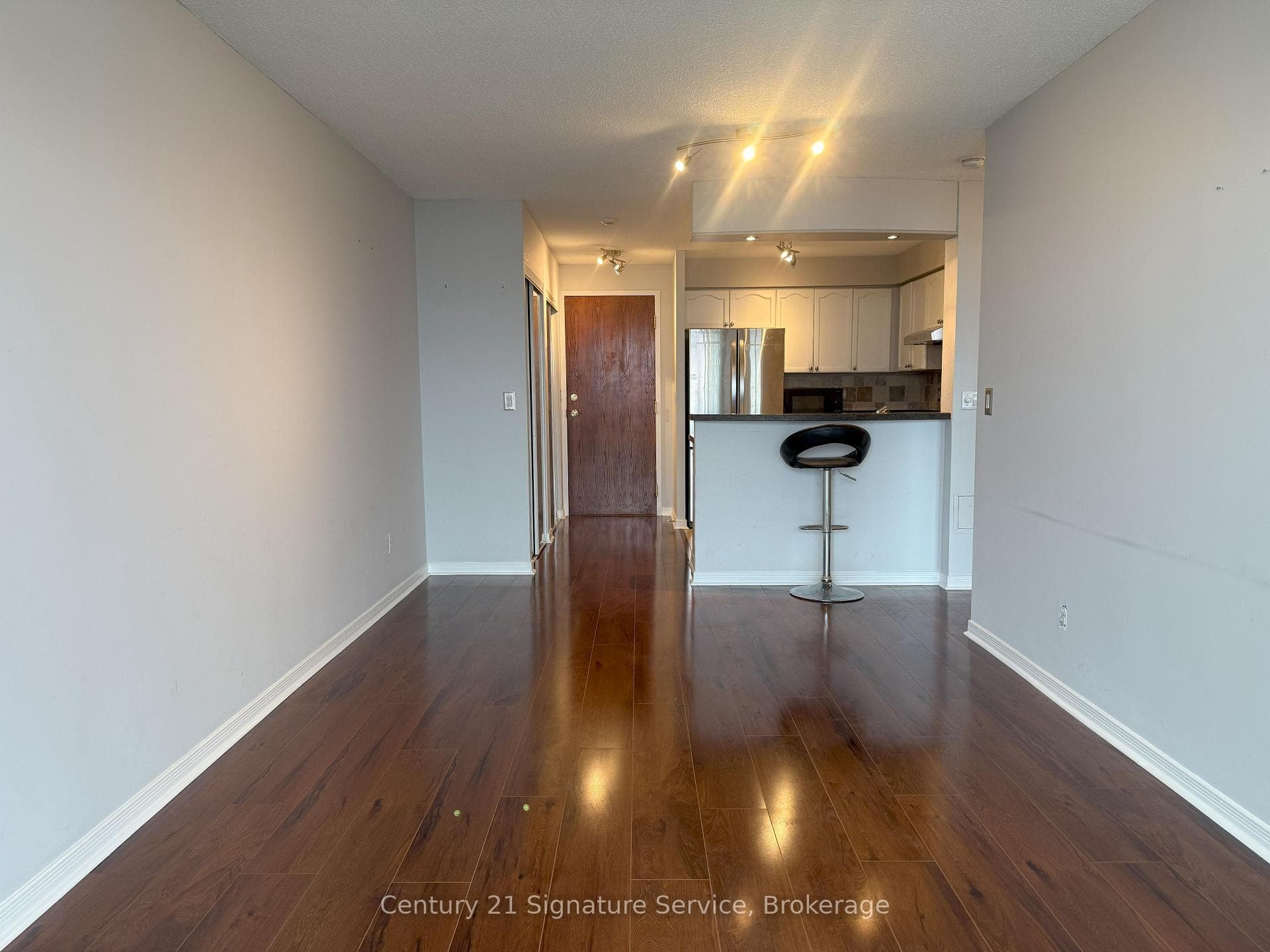 2545 Erin Centre Boulevard Unit 1802 photo 9