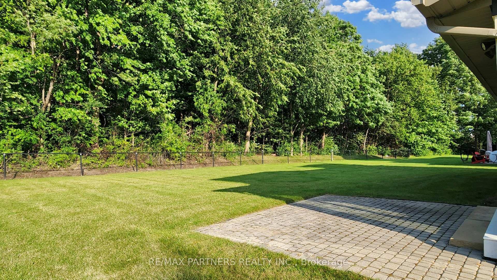 1 Fernwood Court photo 40