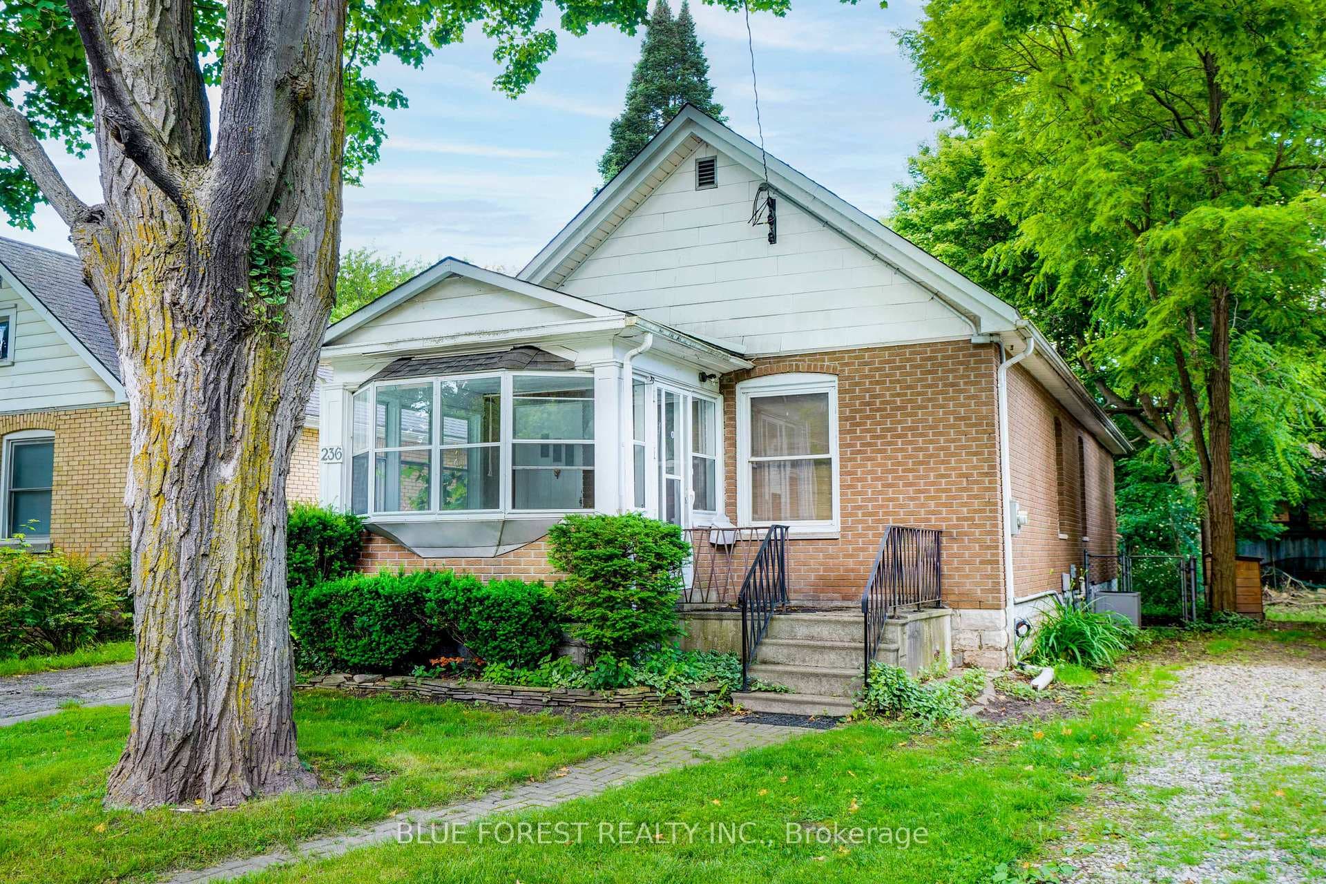 236 Bernard Avenue photo 1