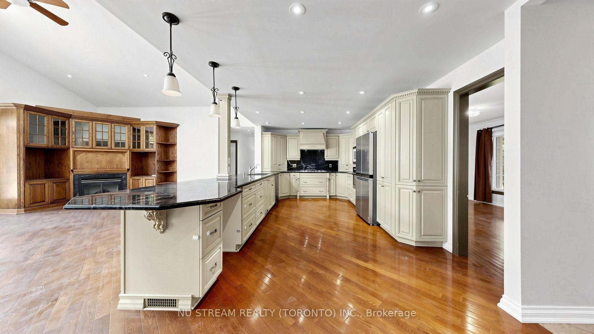 20 Blackforest Drive photo 11