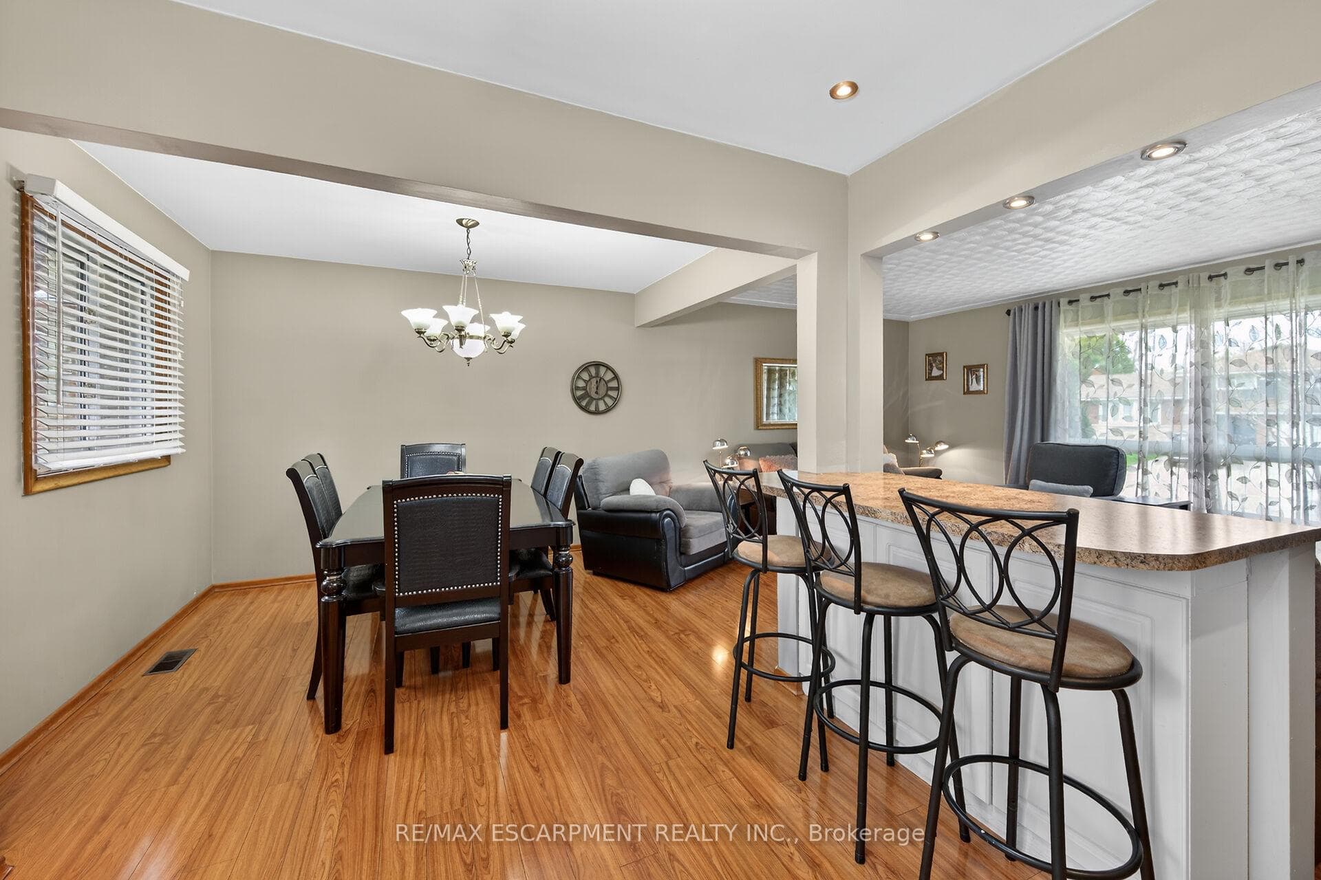 210 Columbia Drive photo 14