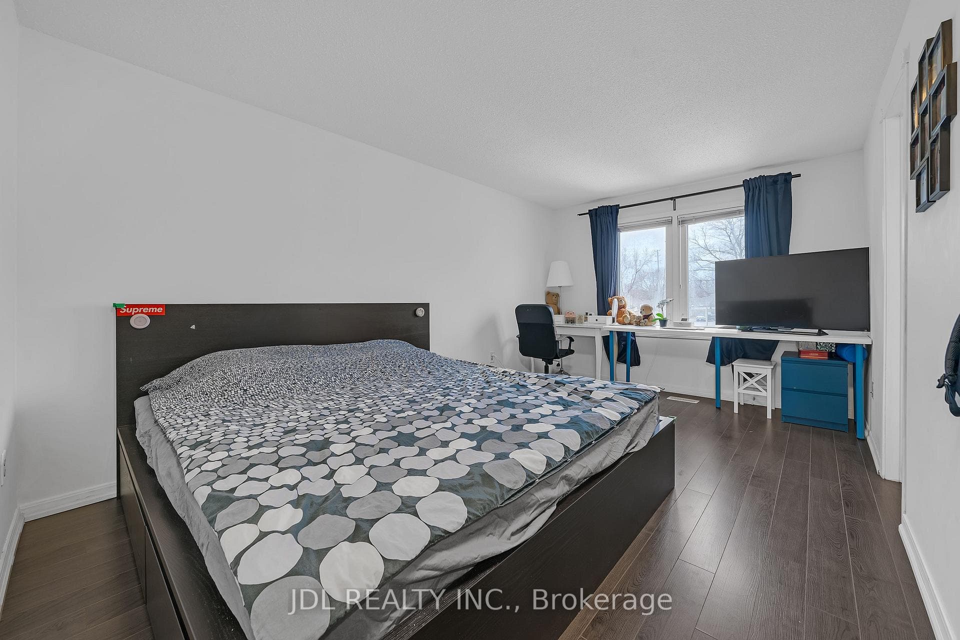 83 Reginald Crescent photo 24