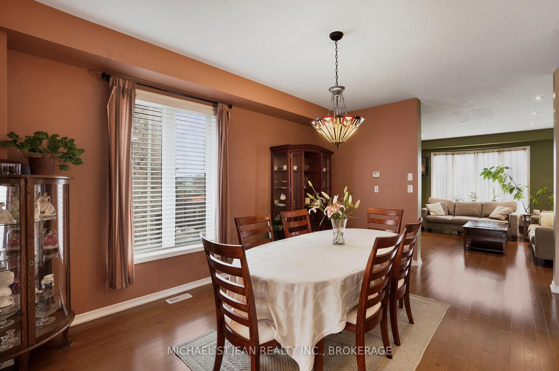 91 Merrilee Crescent photo 6