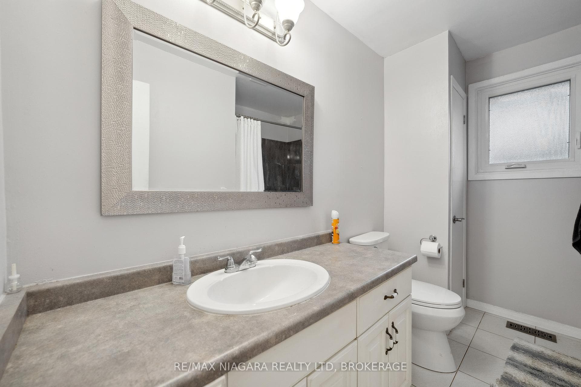 8 TRINITY Circle photo 11